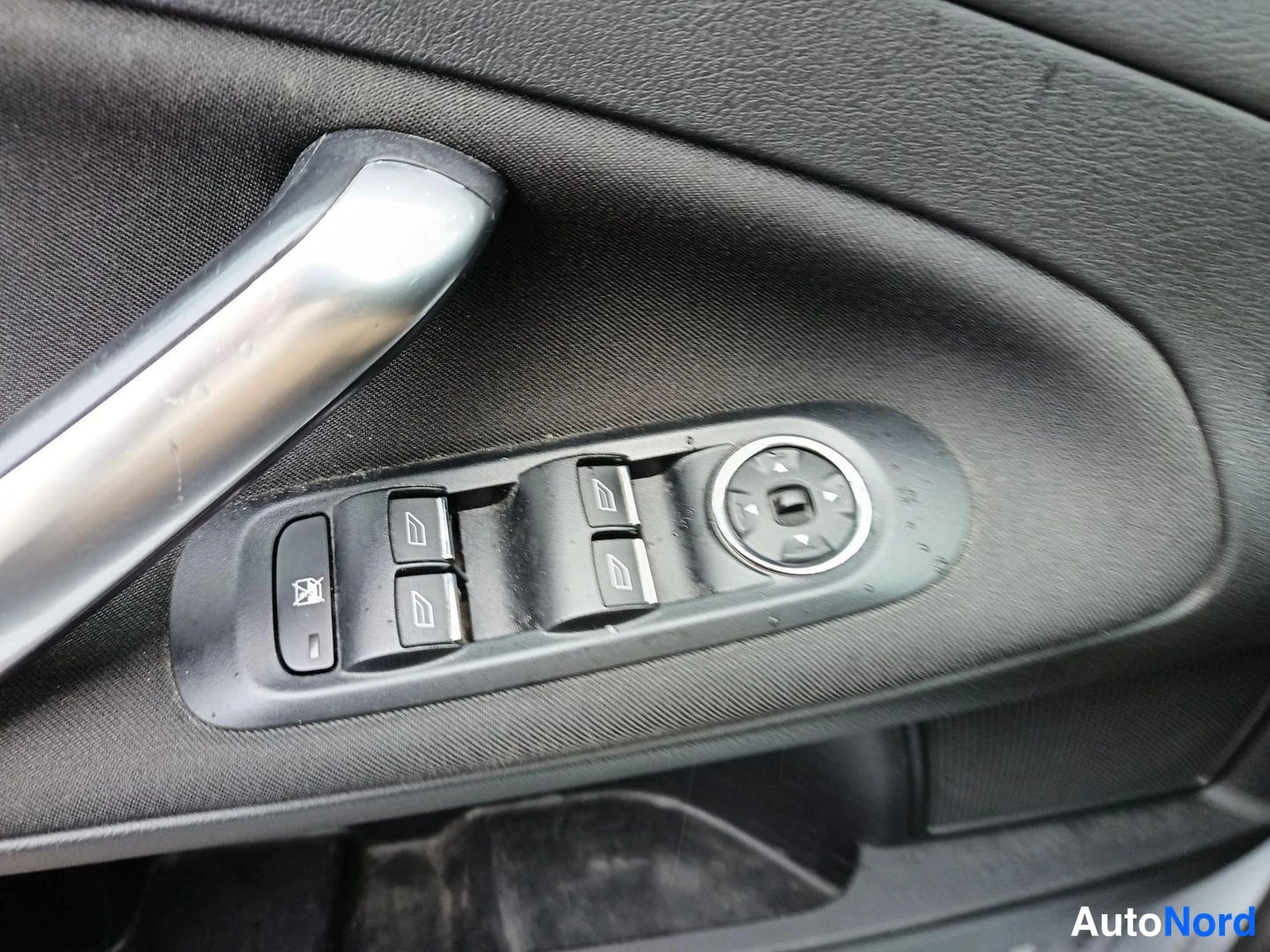 Harmaa Ford Mondeo 2010, yksityiskohta, kuva 11