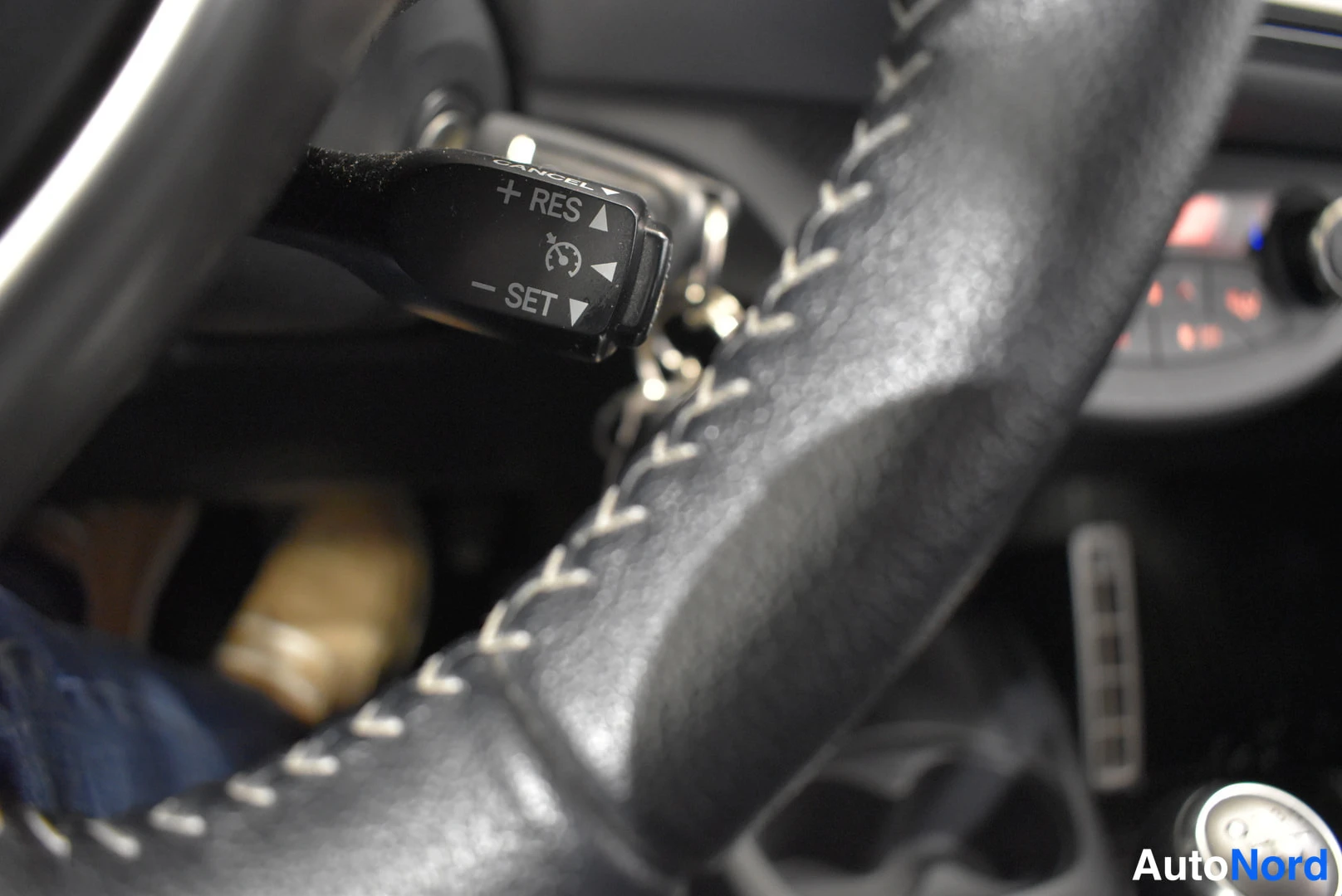 Ruskea Toyota Yaris 2017, yksityiskohta, kuva 25