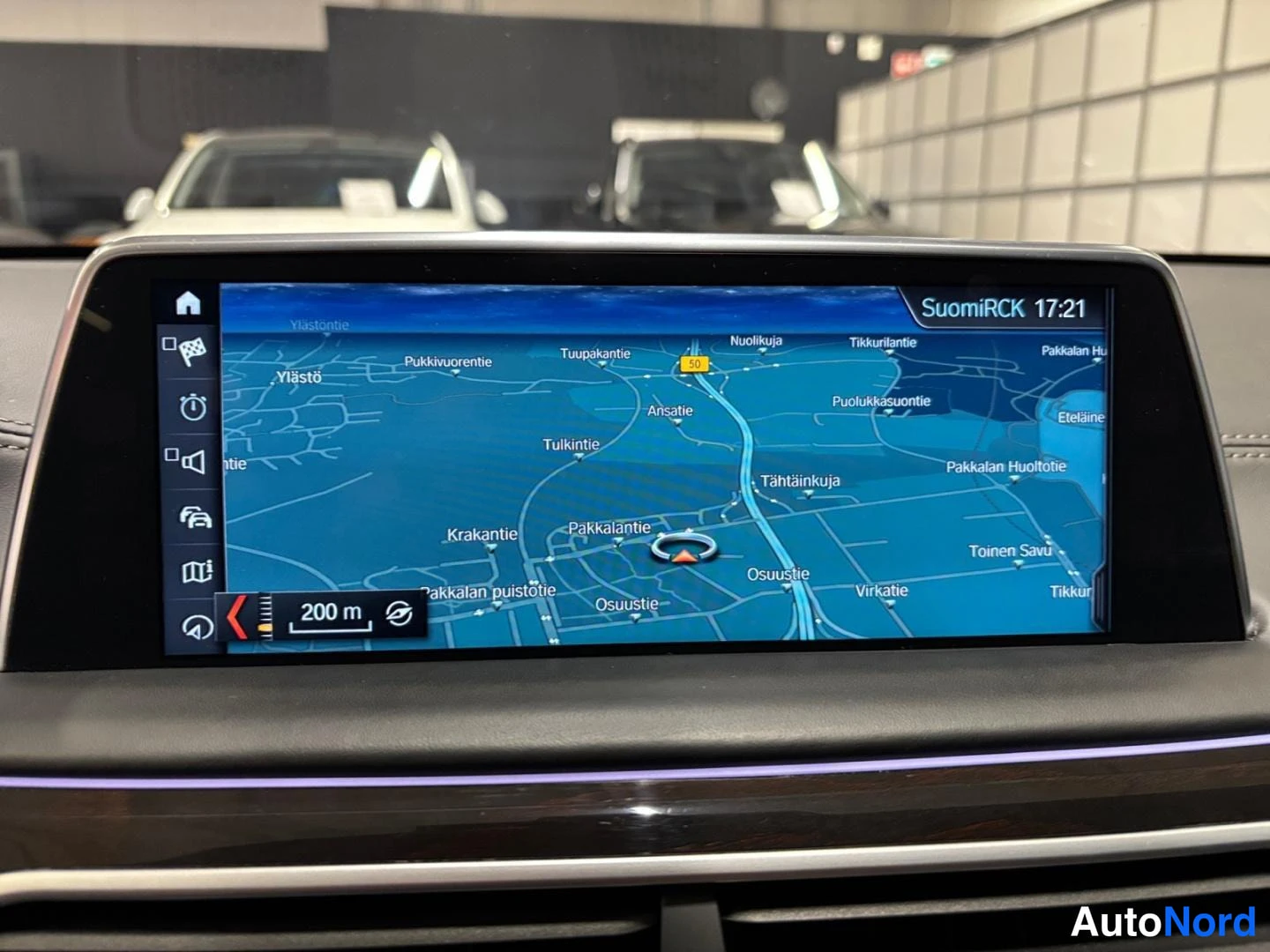 Valkoinen BMW 740e xDrive 2018, yksityiskohta, kuva 10