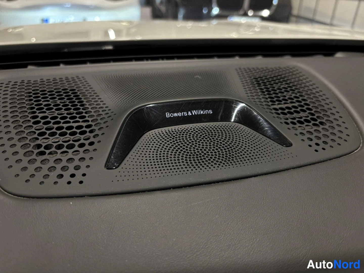 Valkoinen BMW 740e xDrive 2018, yksityiskohta, kuva 11
