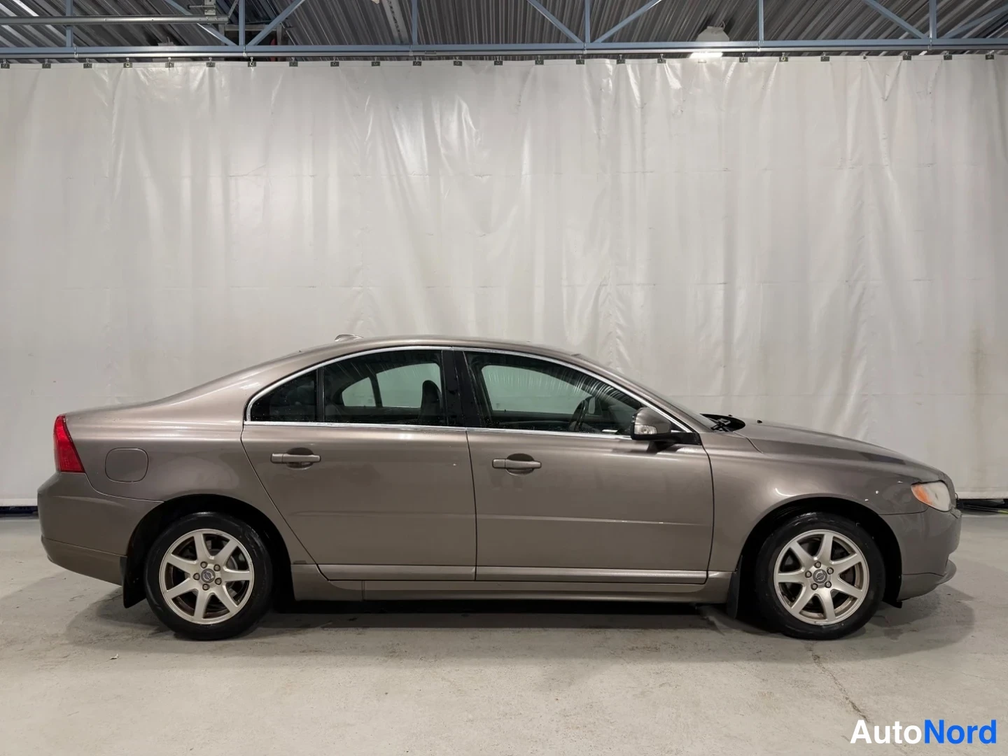 Harmaa Volvo S80 2008, takaviisto, kuva 3