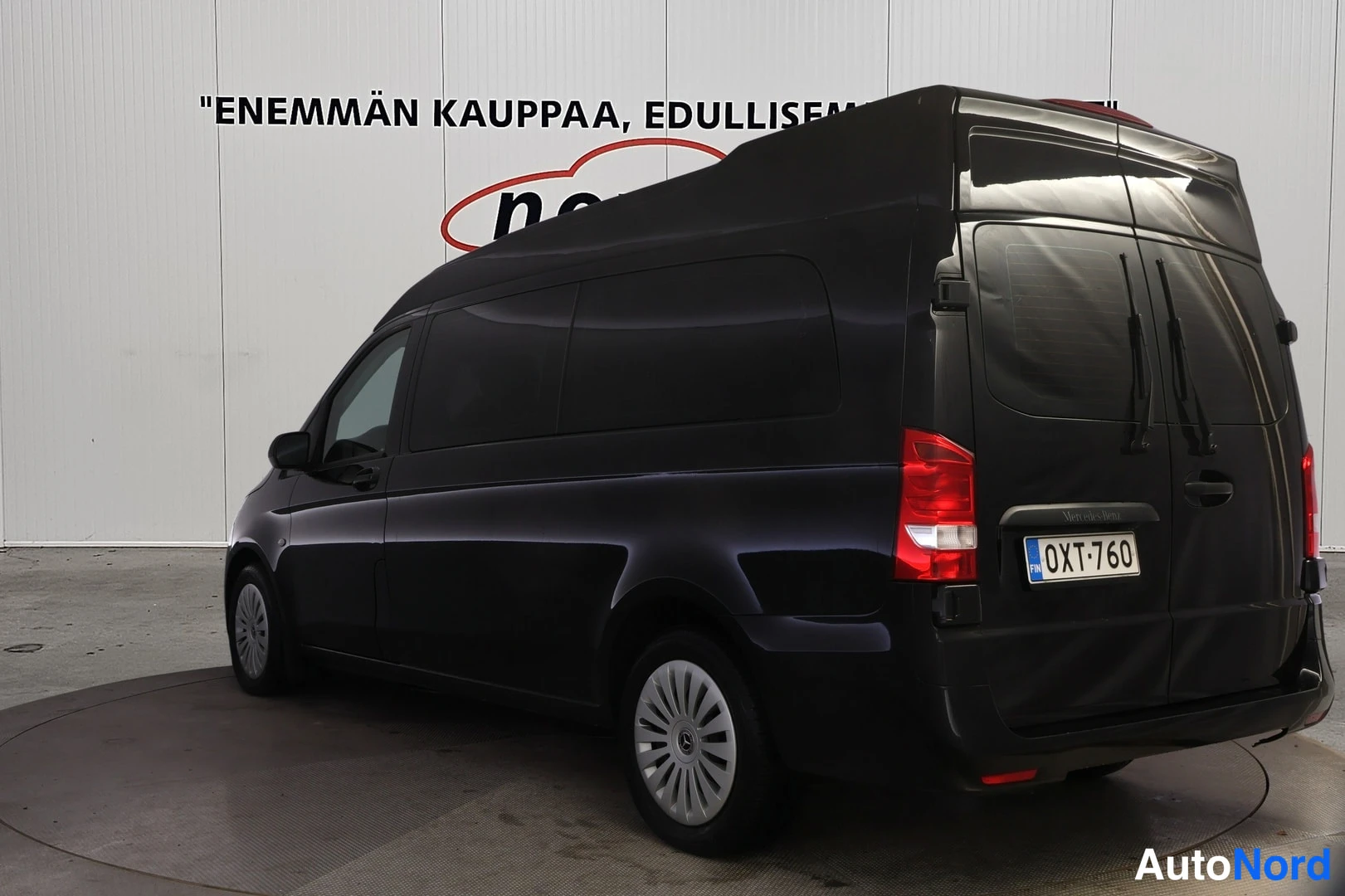 Musta Mercedes-Benz Vito 116 CDI 2020, takaviisto, kuva 4