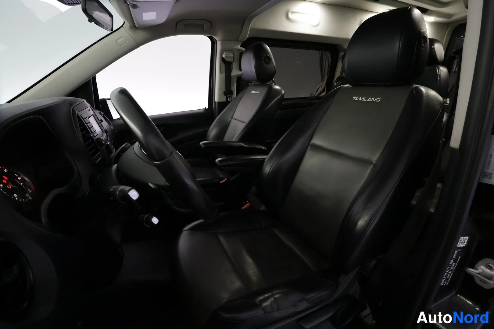 Musta Mercedes-Benz Vito 116 CDI 2020, etuistuimet, kuva 16