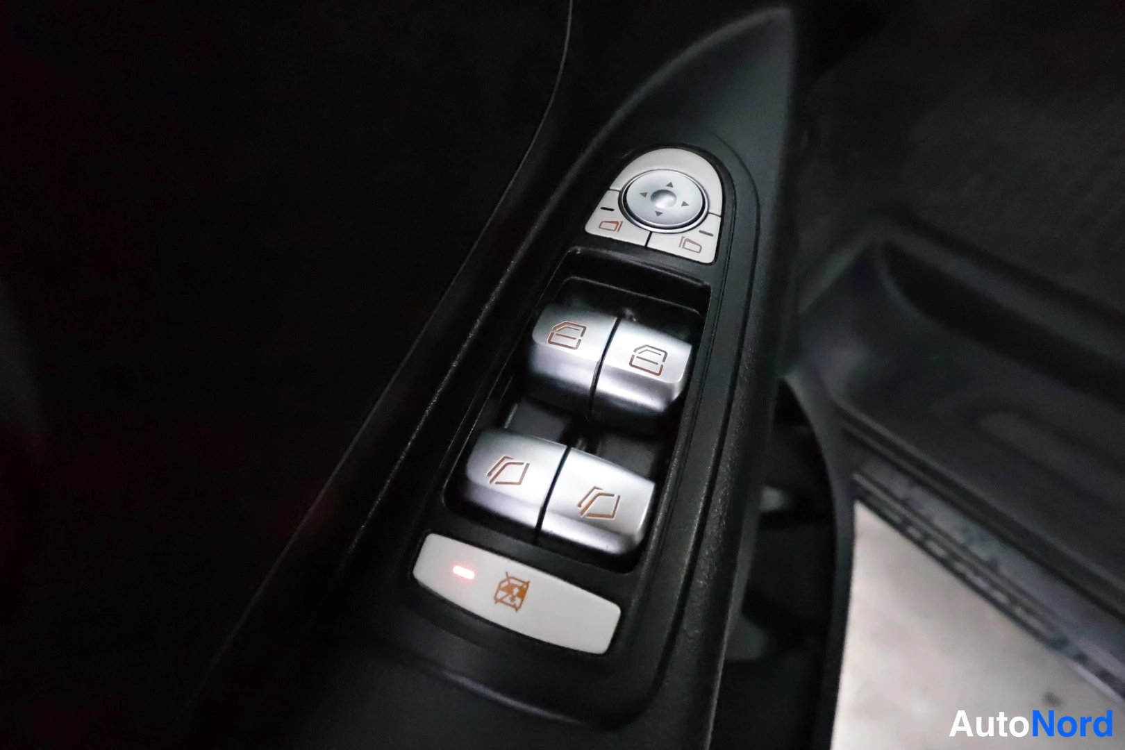 Musta Mercedes-Benz Vito 116 CDI 2020, yksityiskohta, kuva 31