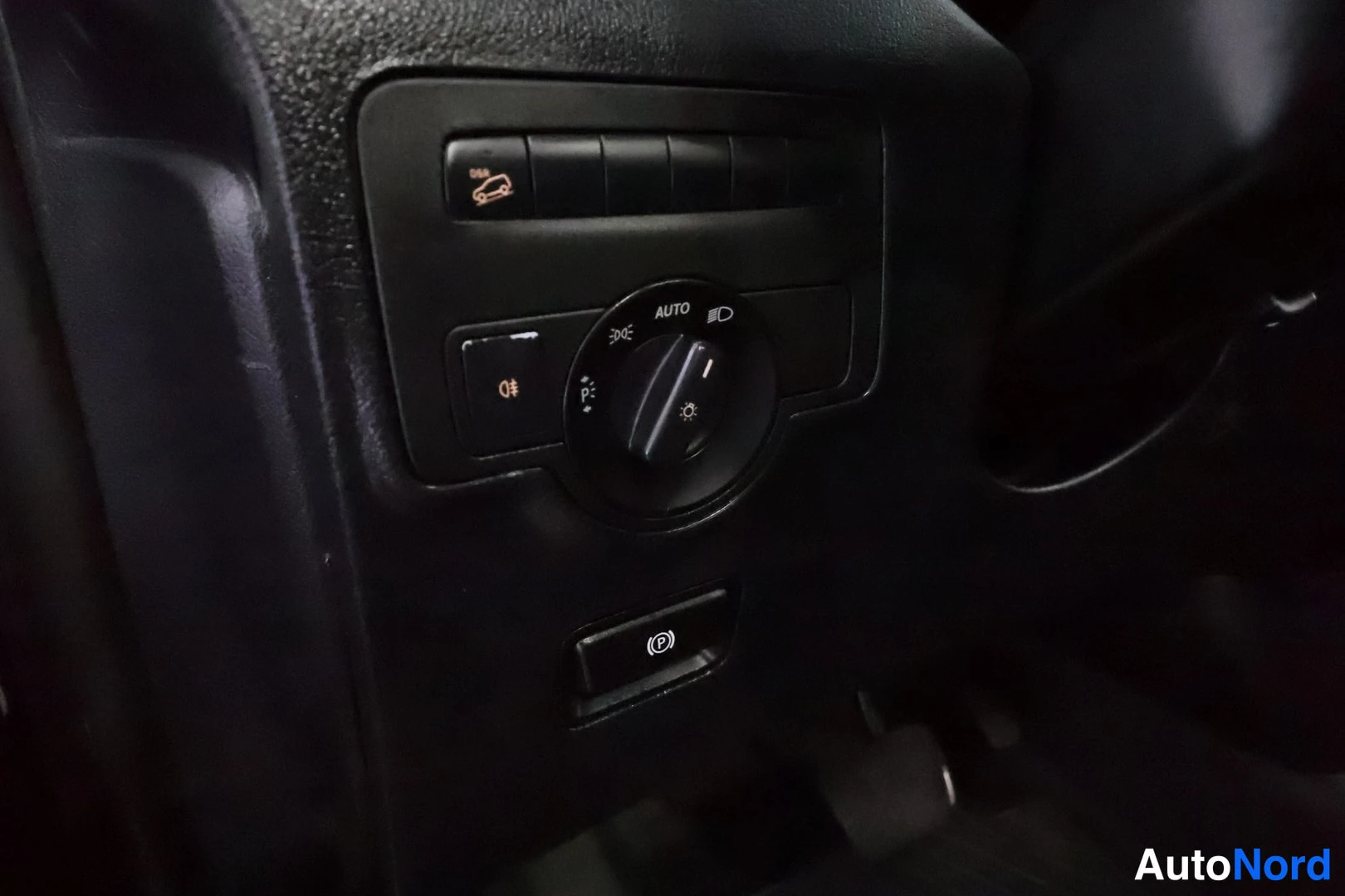 Musta Mercedes-Benz Vito 116 CDI 2020, yksityiskohta, kuva 33