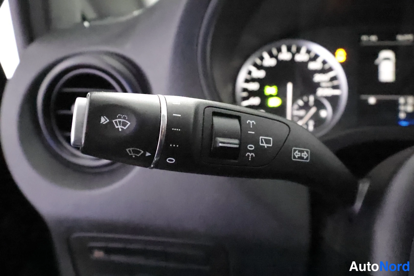 Musta Mercedes-Benz Vito 116 CDI 2020, yksityiskohta, kuva 24