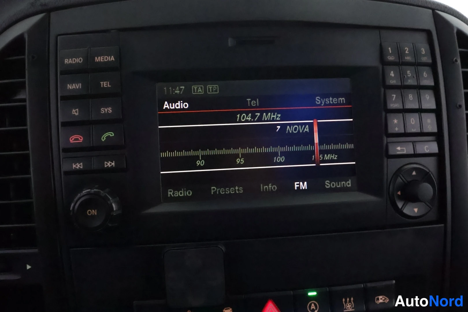 Musta Mercedes-Benz Vito 116 CDI 2020, yksityiskohta, kuva 26