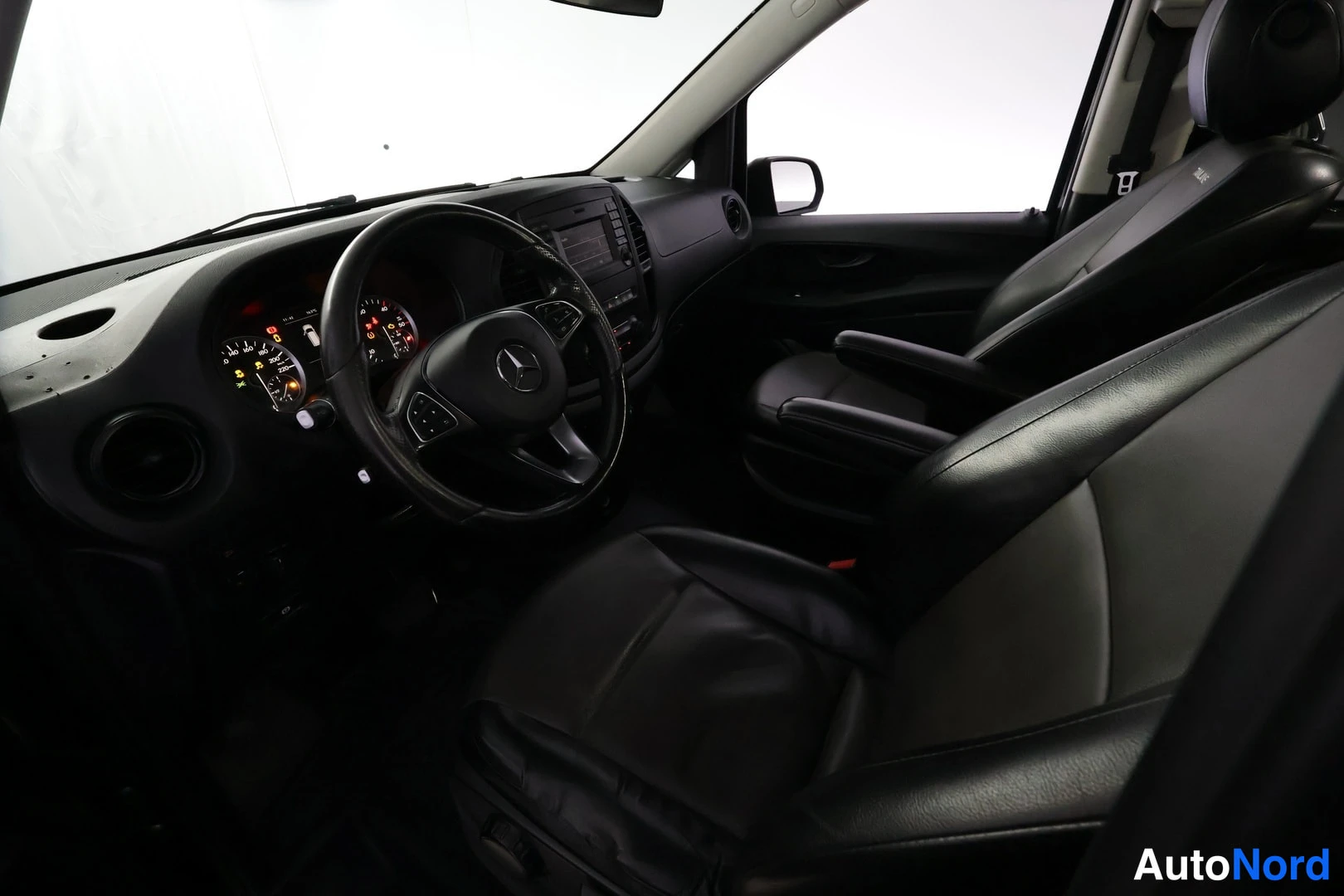 Musta Mercedes-Benz Vito 116 CDI 2020, kuva 39