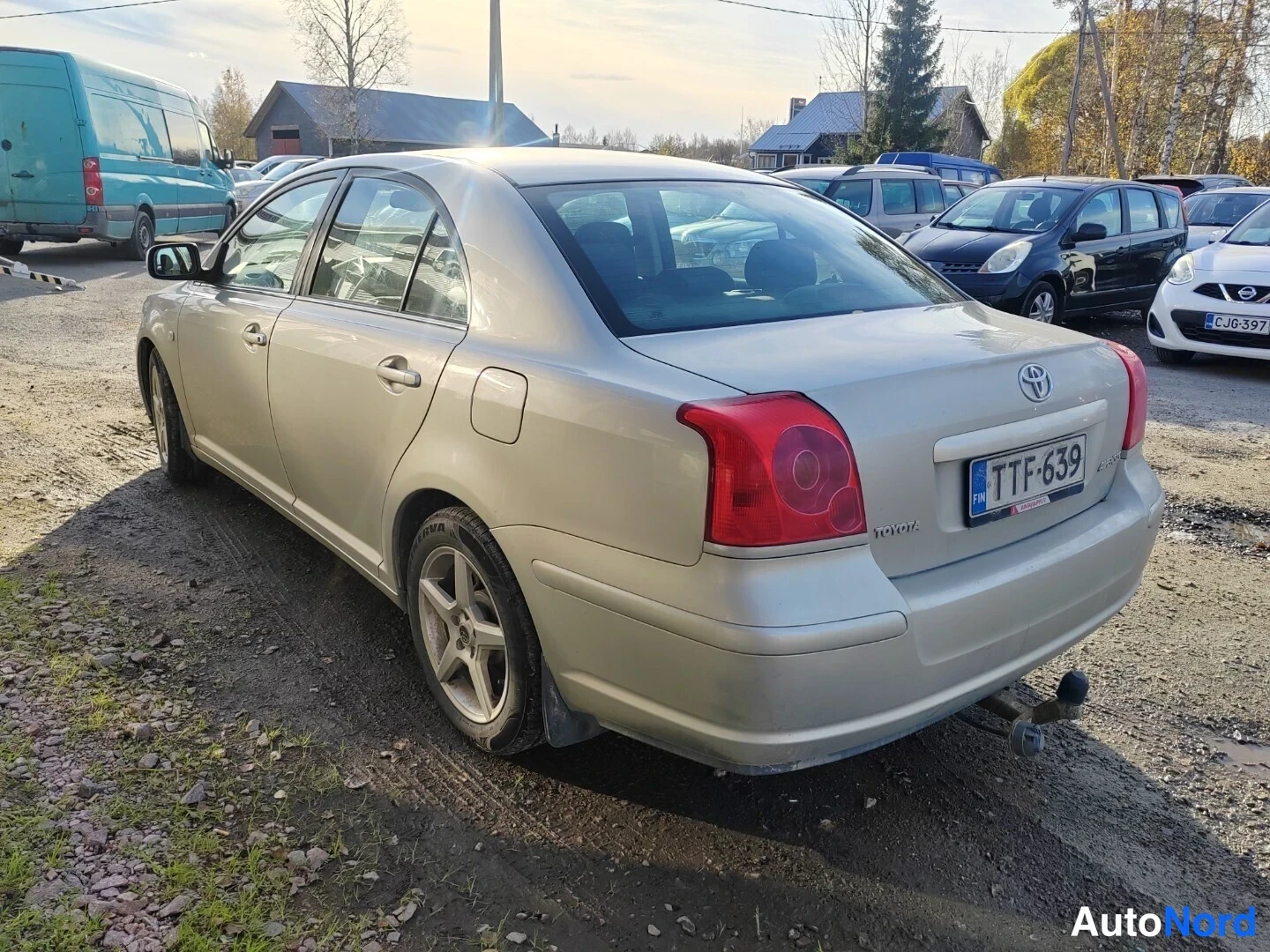 Hopea Toyota Avensis 2003, takaviisto, kuva 4
