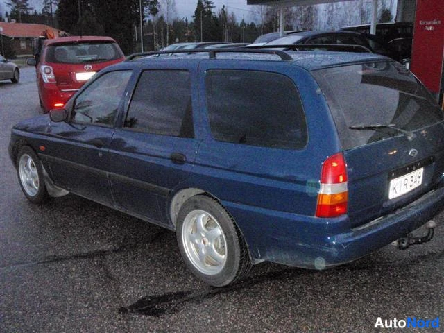 Sininen Ford Escort 1999, takaviisto, kuva 4