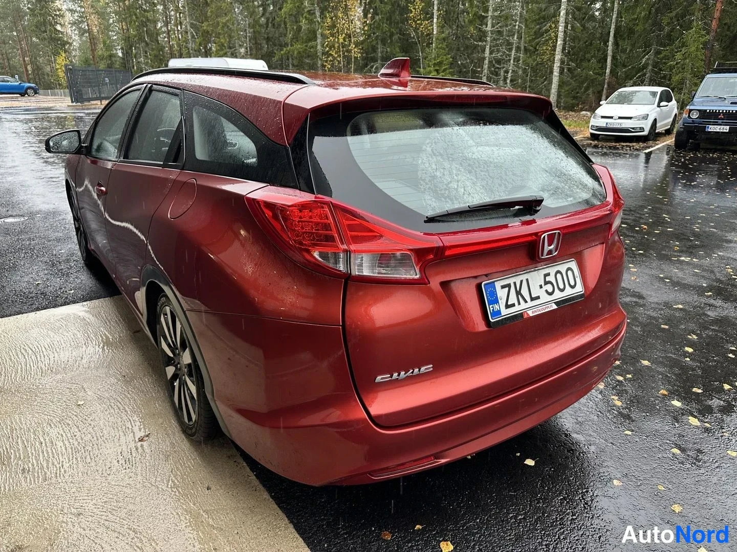 Punainen Honda Civic 2015, takaviisto, kuva 2