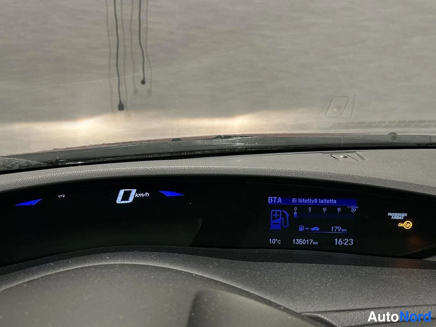 Punainen Honda Civic 2015, yksityiskohta, kuva 5