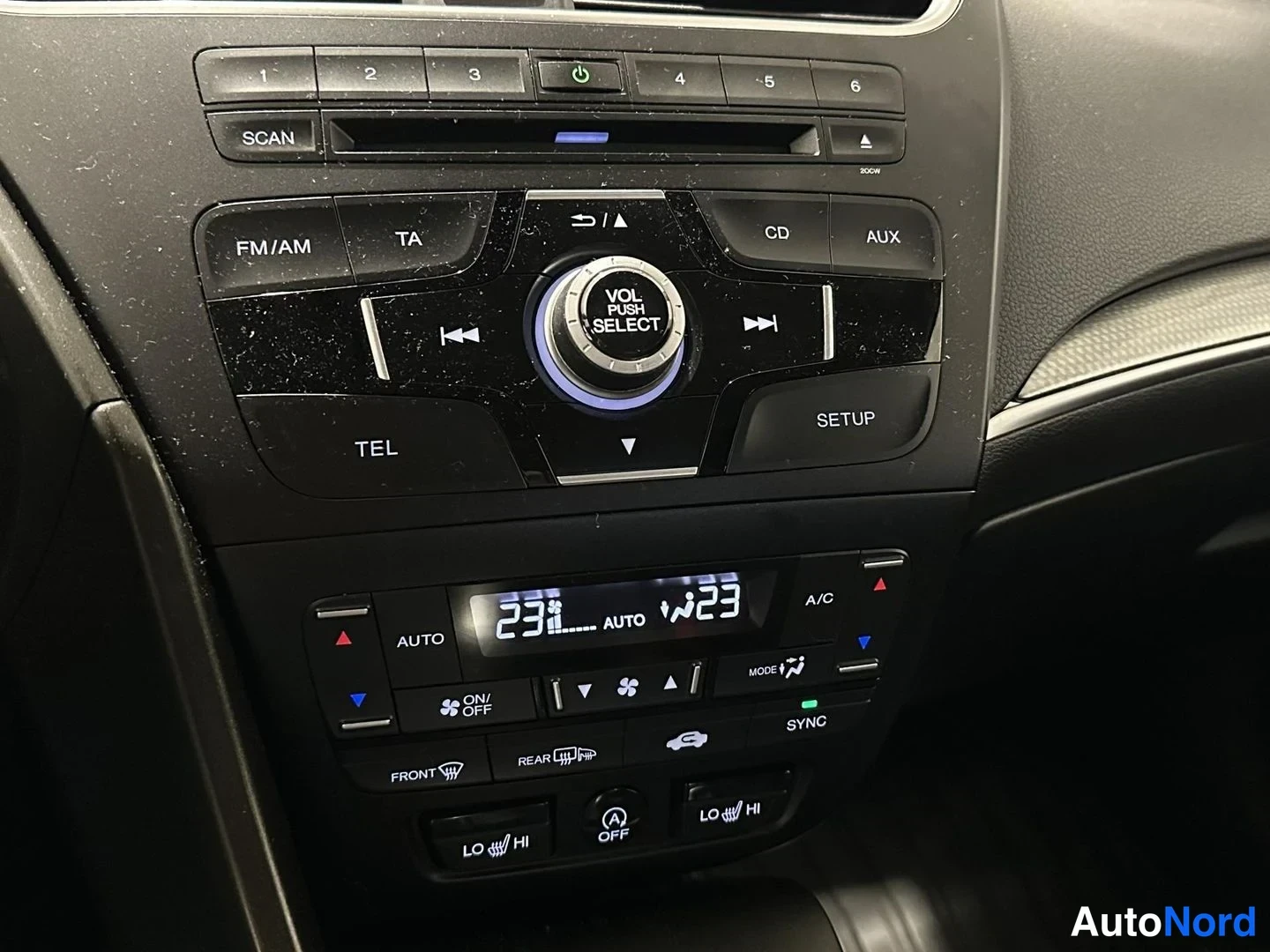 Punainen Honda Civic 2015, yksityiskohta, kuva 7