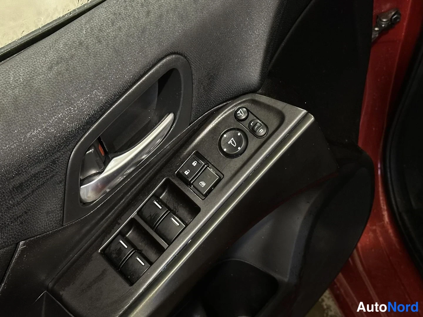 Punainen Honda Civic 2015, yksityiskohta, kuva 8