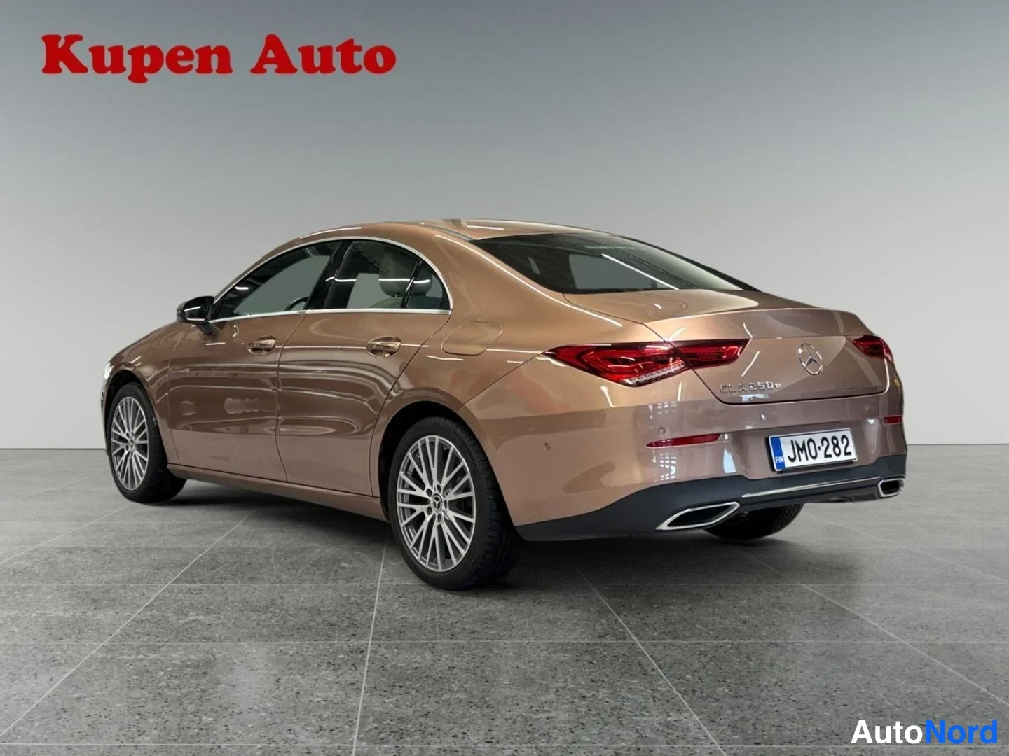 Beige Mercedes-Benz CLA 250 e 2022, takaviisto, kuva 3