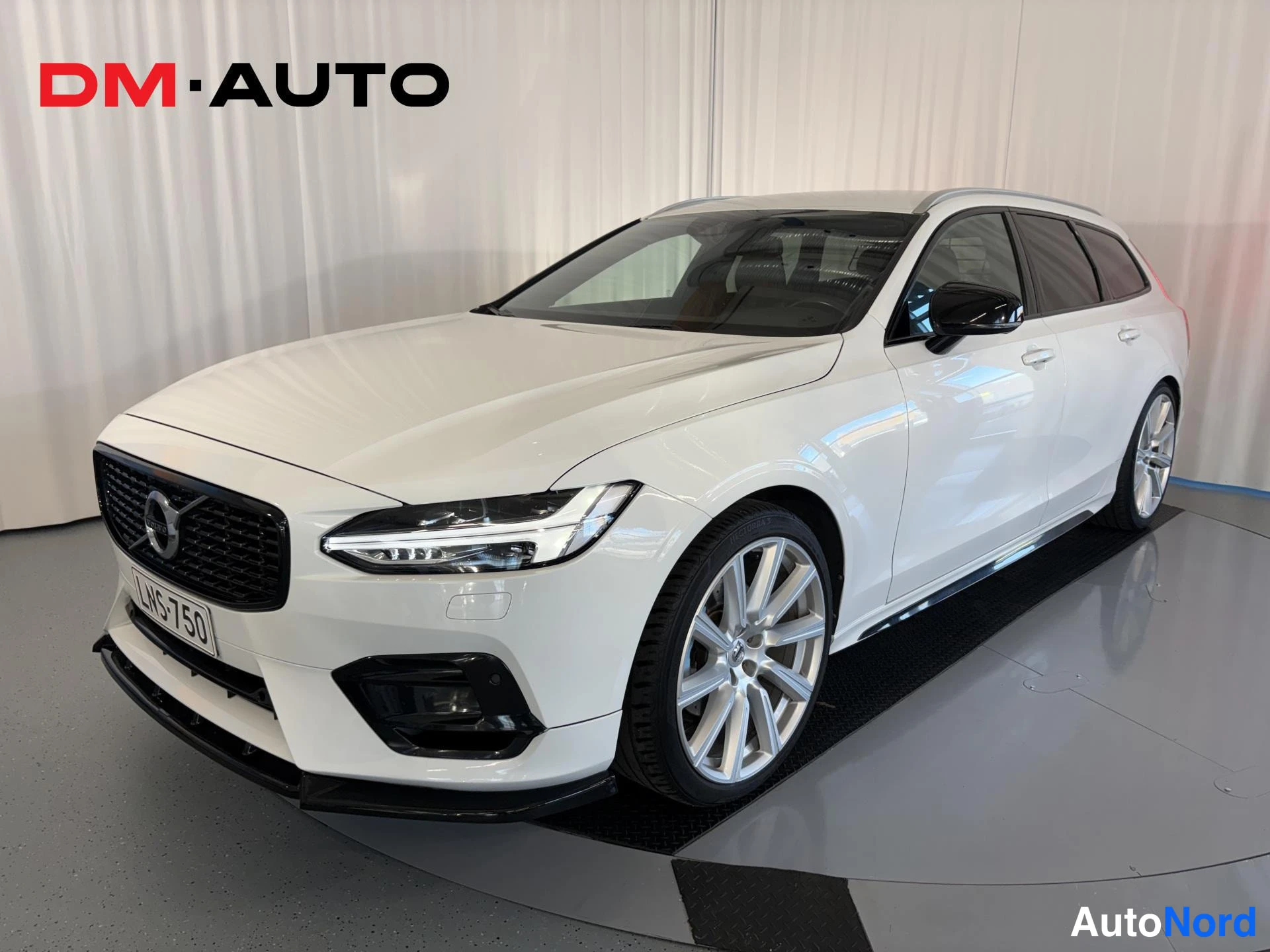 Volvo V90 D4 |Suomi-auto|R-Design ulkopaketti|Webasto|Polestar upgrade |Ei 2017