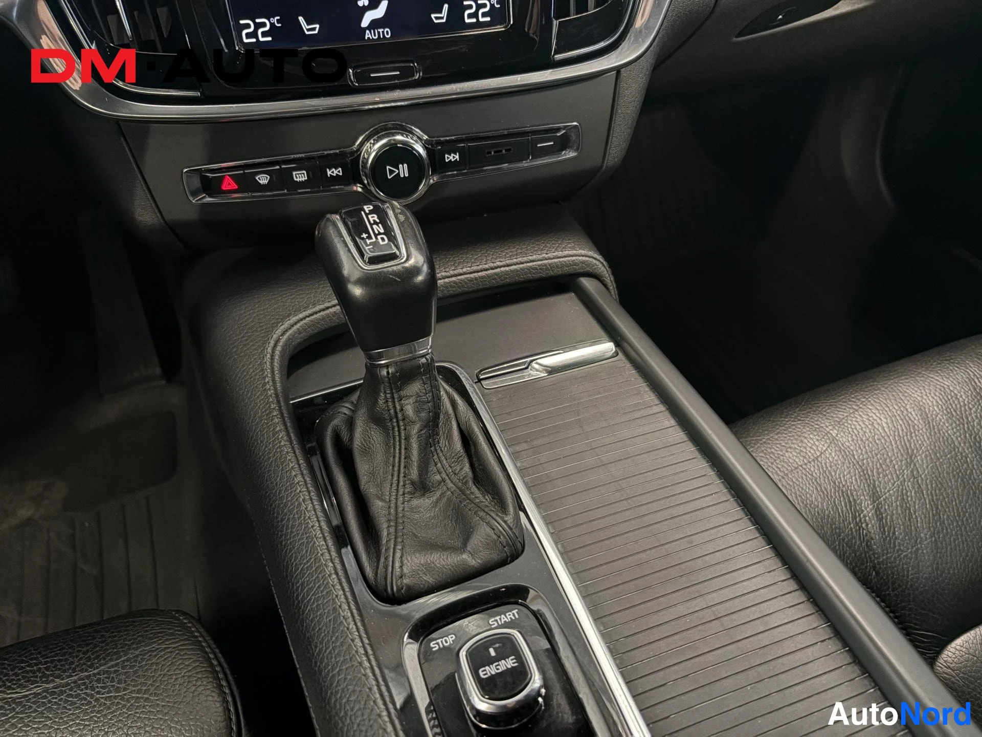 Valkoinen Volvo V90 2017, yksityiskohta, kuva 15