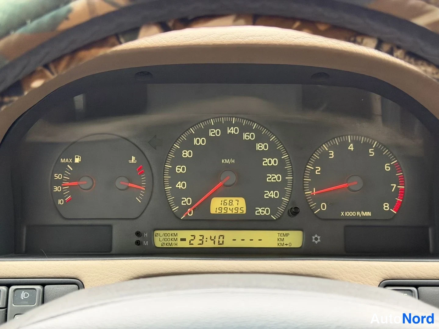 Valkoinen Volvo V70 2000, yksityiskohta, kuva 15