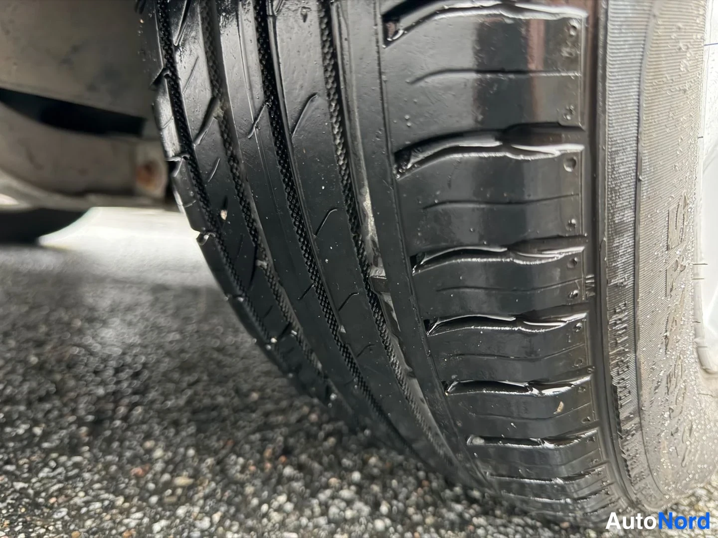 Valkoinen Volvo V70 2000, yksityiskohta, kuva 18