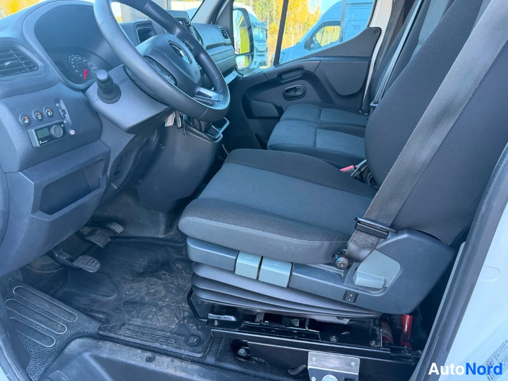Valkoinen Renault Master 2021, kuva 20