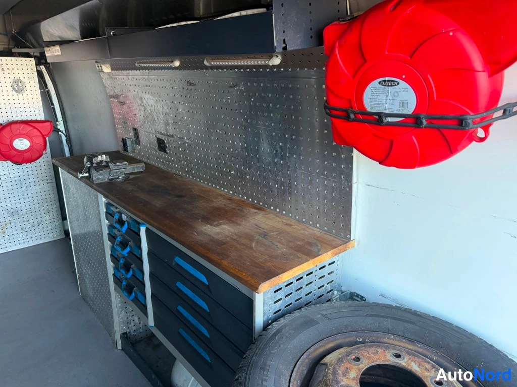 Valkoinen Renault Master 2021, tavaratila, kuva 13