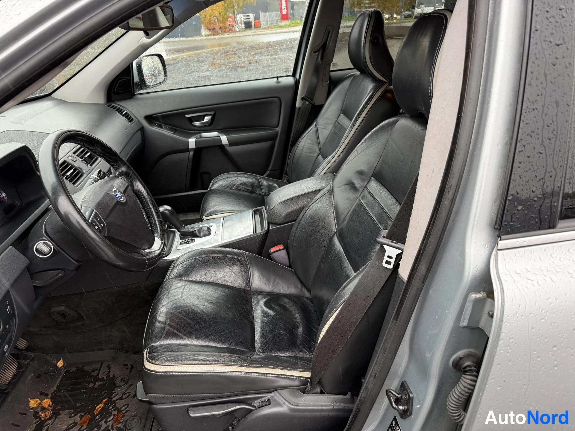 Hopea Volvo XC90 2008, etuistuimet, kuva 9