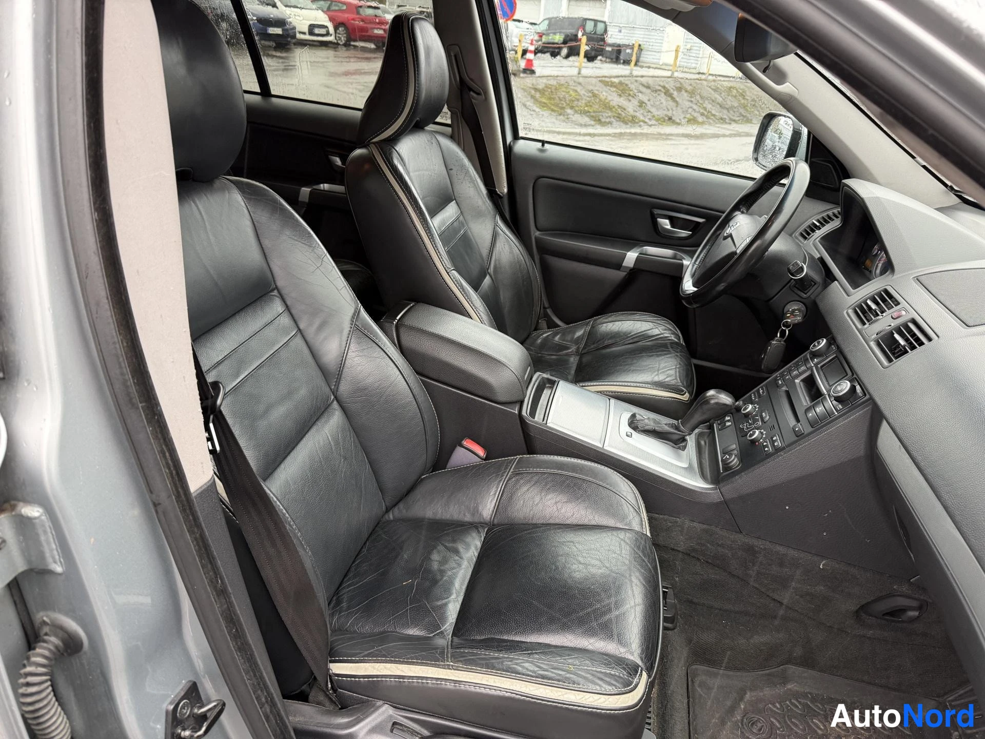 Hopea Volvo XC90 2008, etuistuimet, kuva 8
