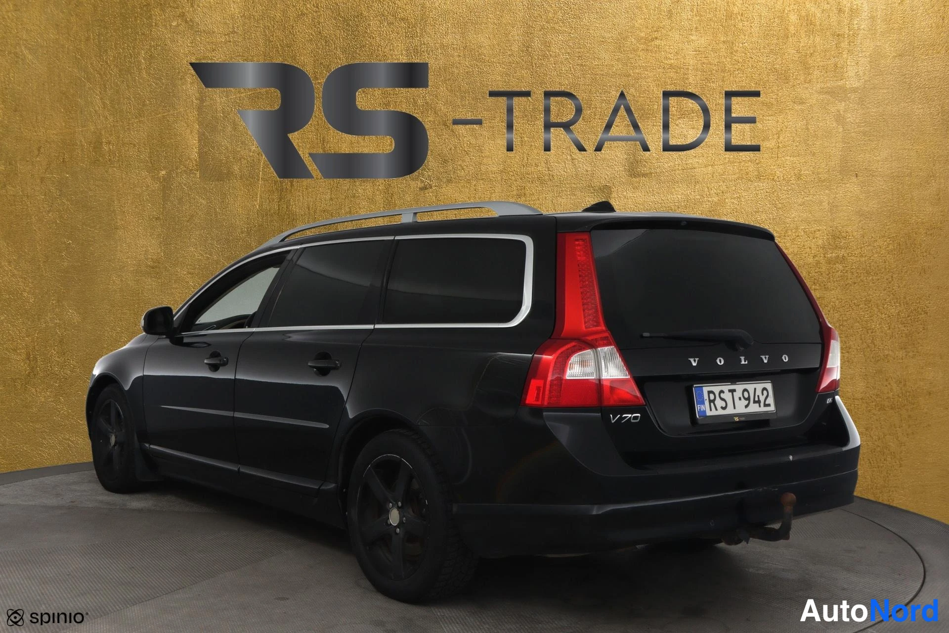 Musta Volvo V70 2008, takaviisto, kuva 5