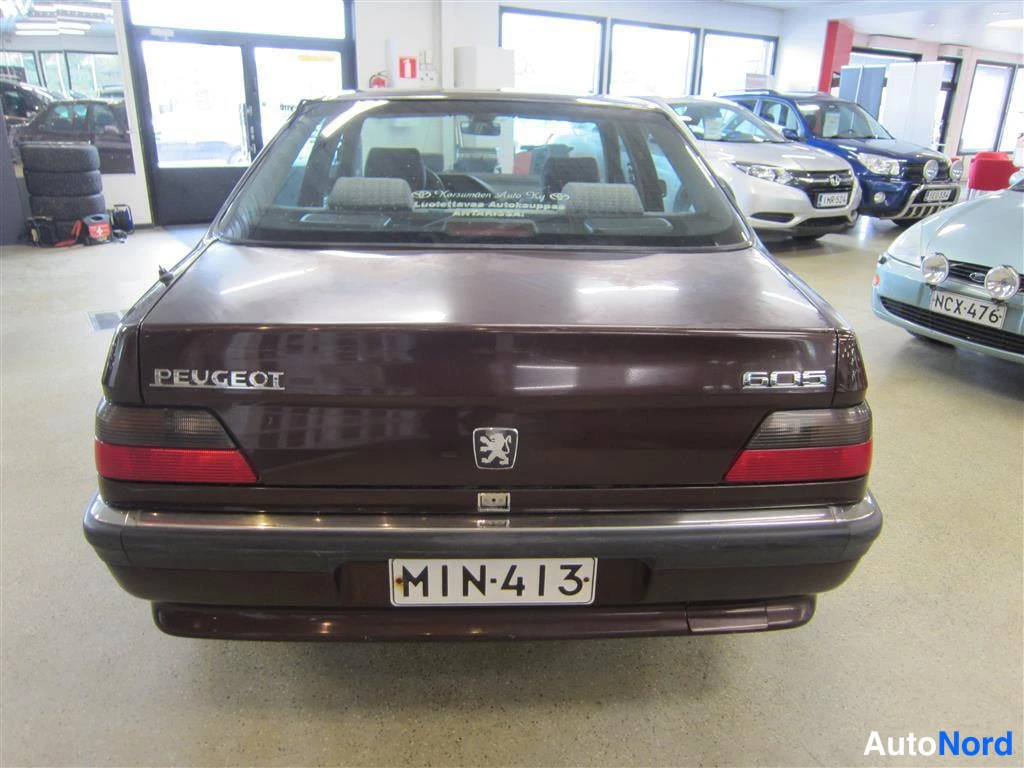 Punainen Peugeot 605 1998, takaa, kuva 5