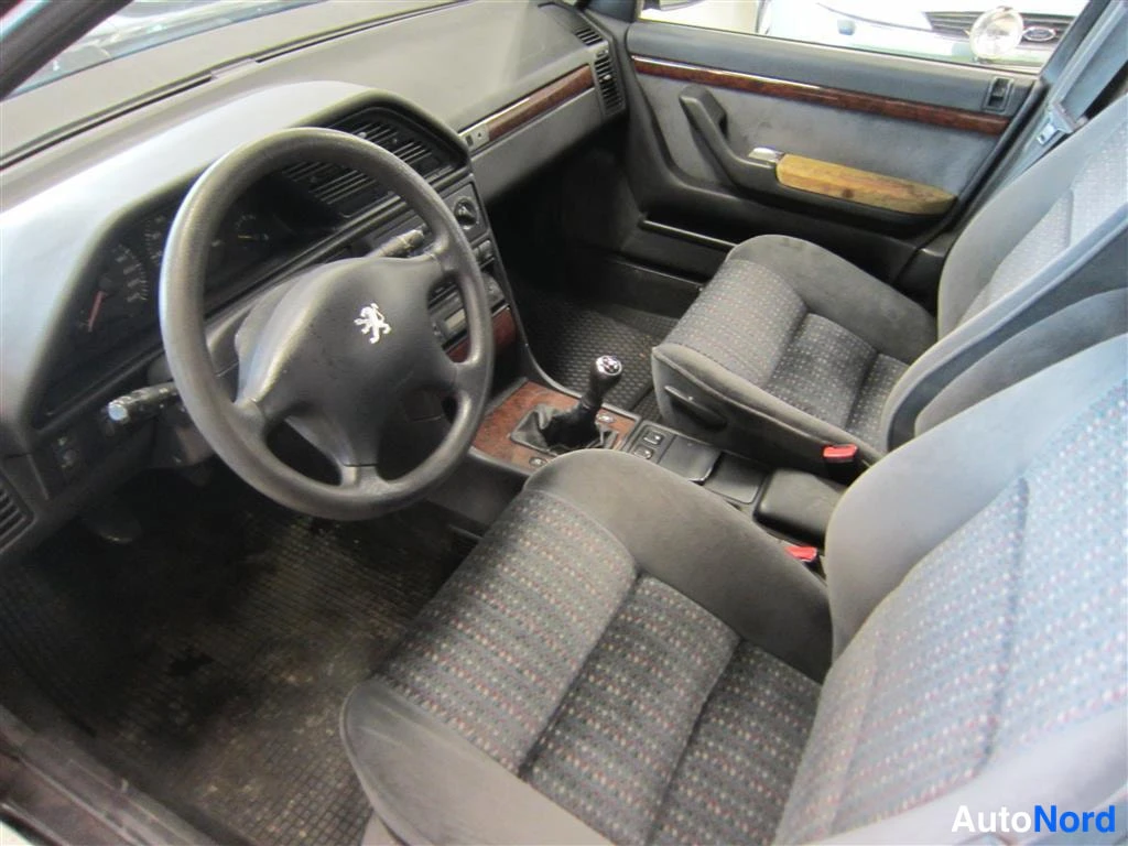 Punainen Peugeot 605 1998, ohjaamo, kuva 6