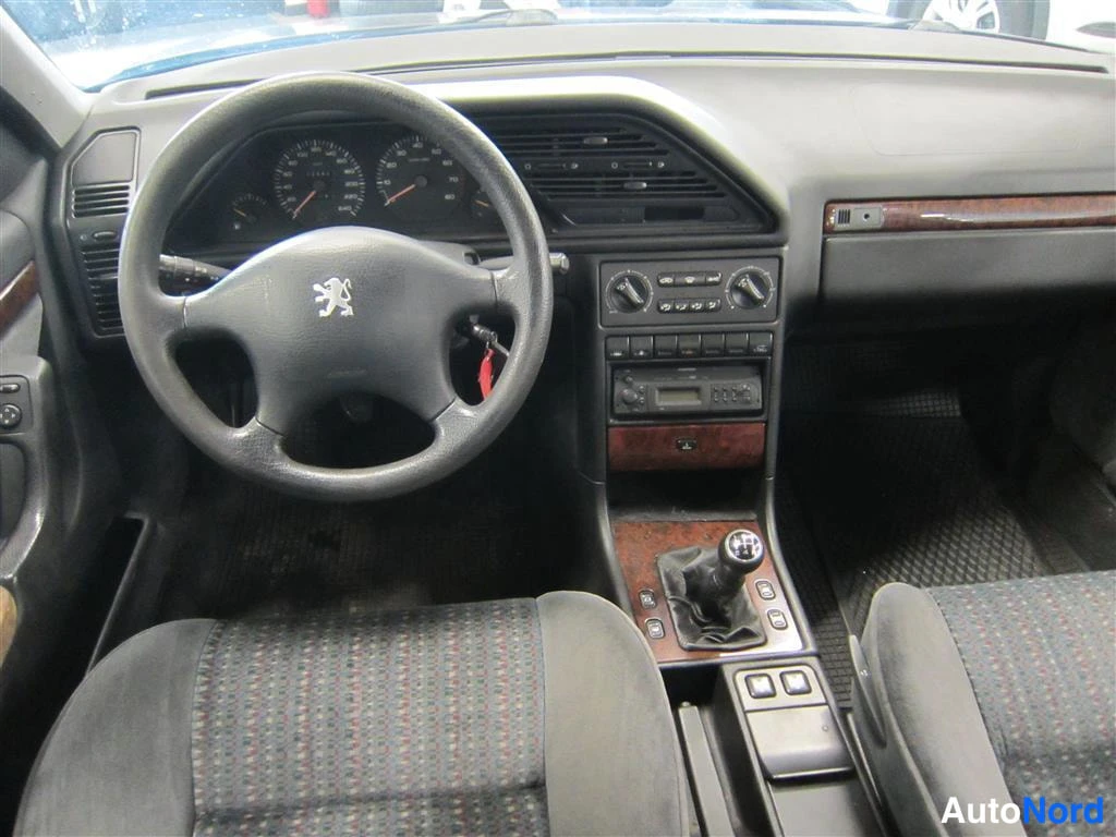 Punainen Peugeot 605 1998, ohjaamo, kuva 7