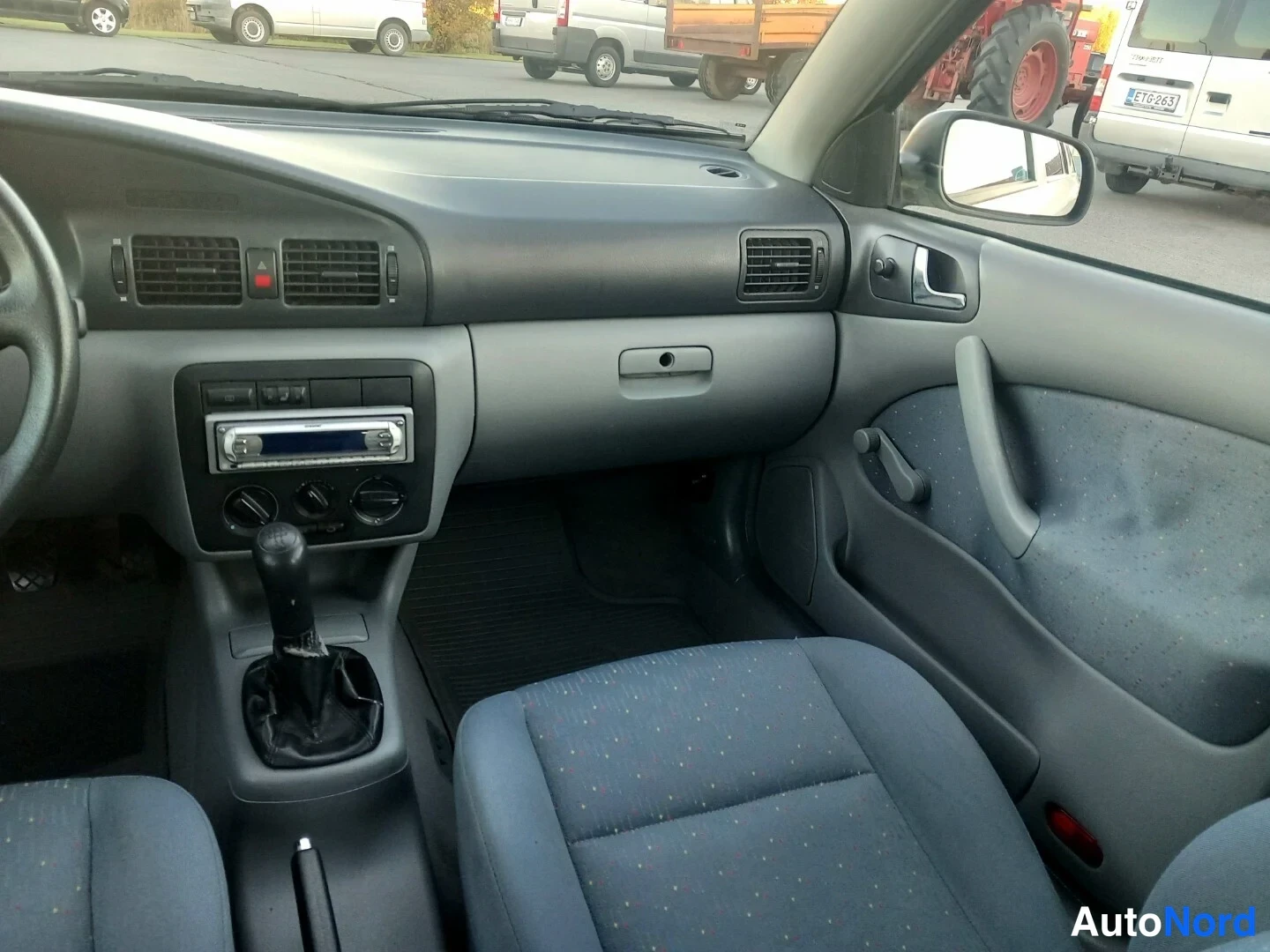 Hopea Skoda Octavia 2001, ohjaamo, kuva 18