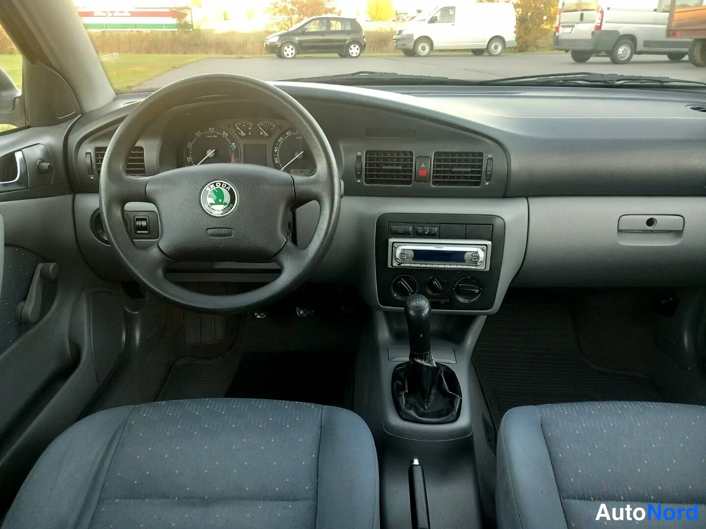 Hopea Skoda Octavia 2001, ohjaamo, kuva 19