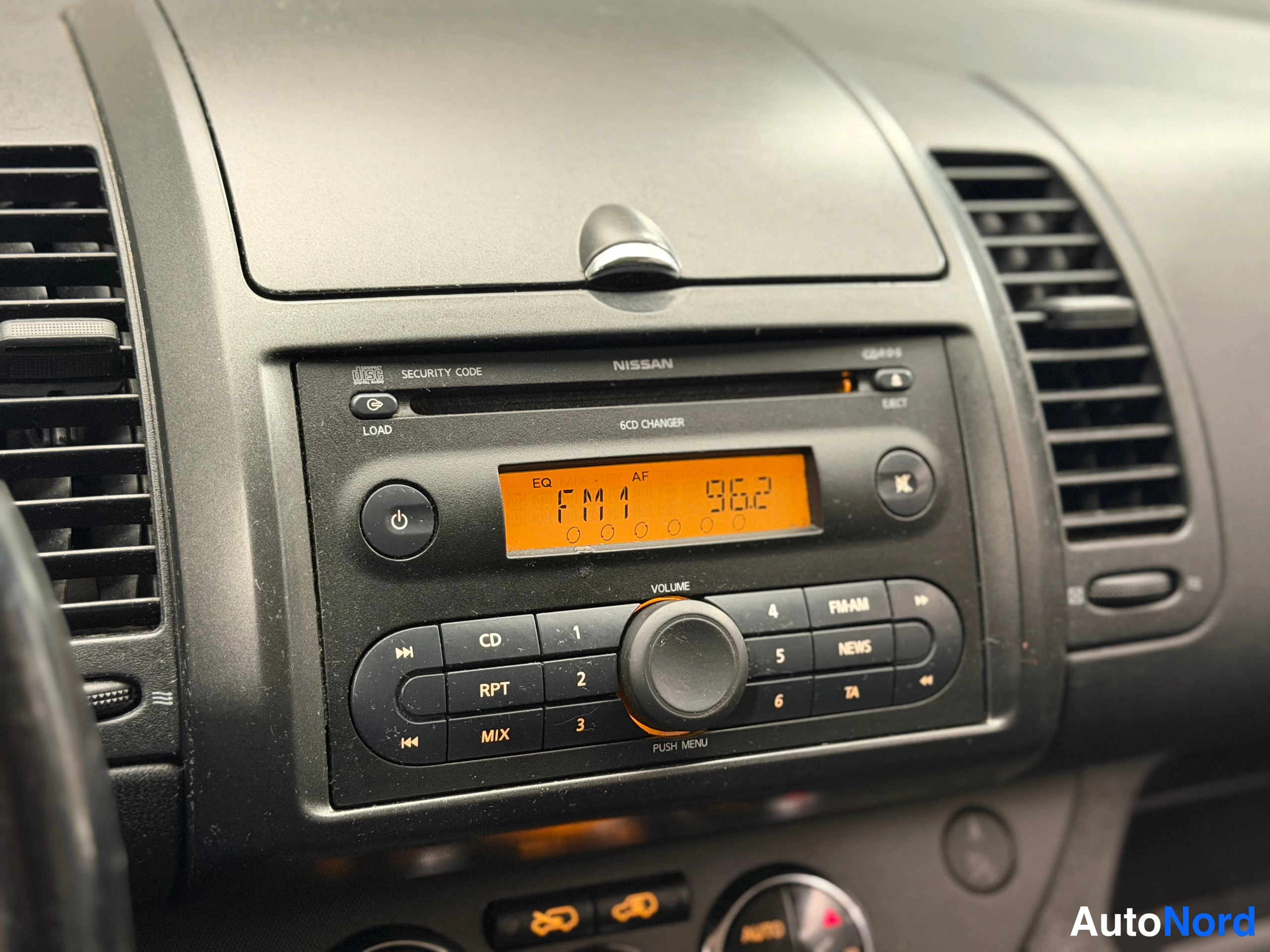 Musta Nissan Note 2007, yksityiskohta, kuva 31
