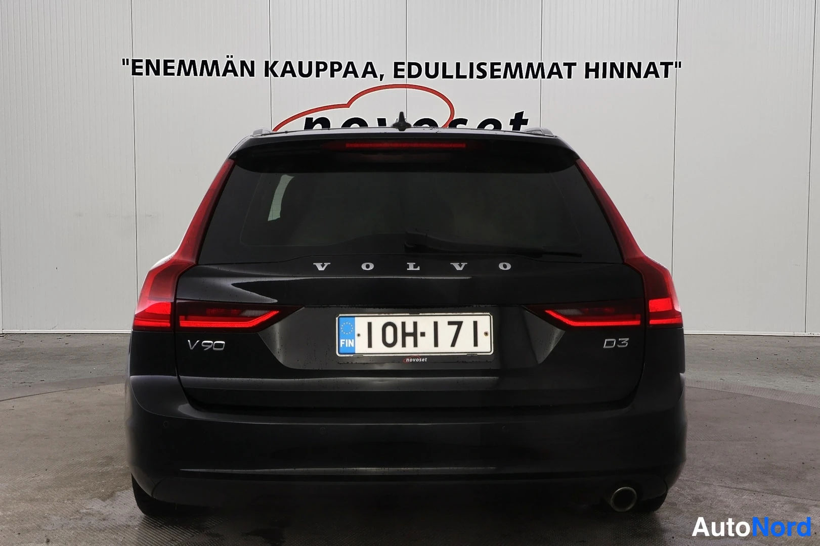 Musta Volvo V90 2018, takaa, kuva 6