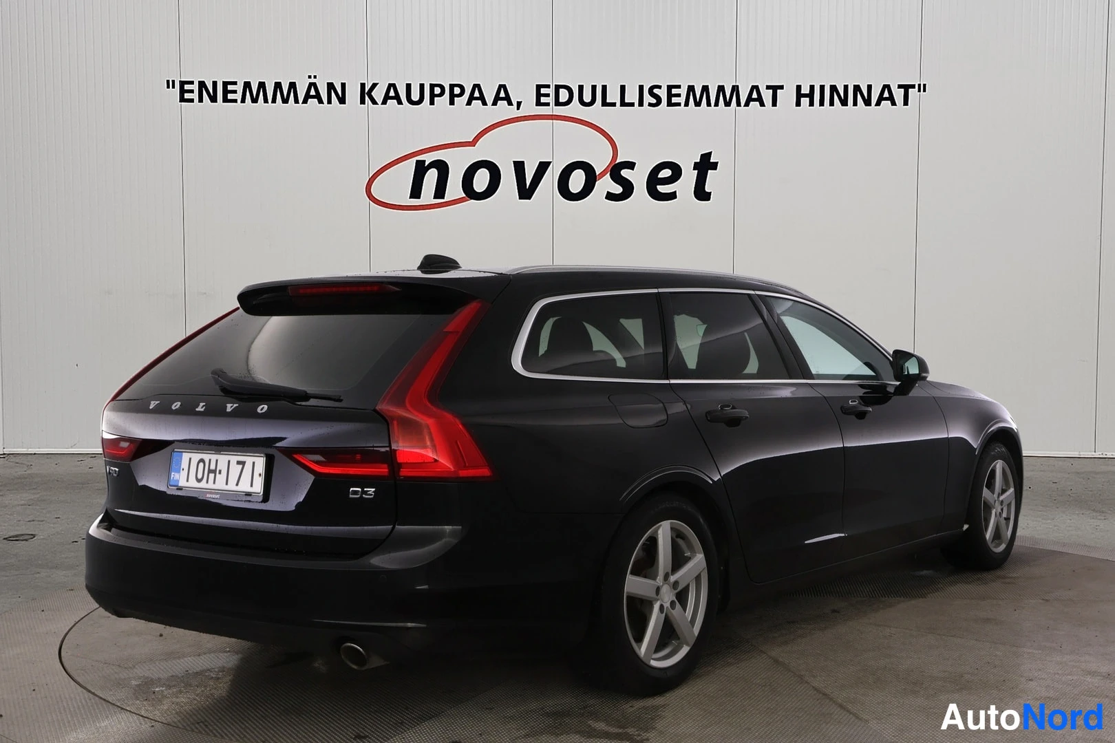 Musta Volvo V90 2018, takaviisto, kuva 5