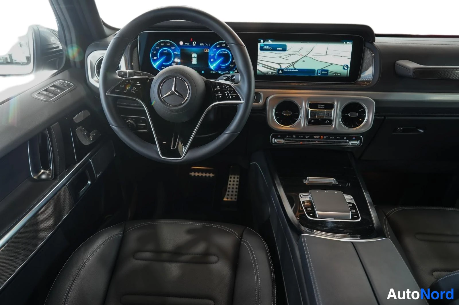 Musta Mercedes-Benz G 2025, ohjaamo, kuva 6