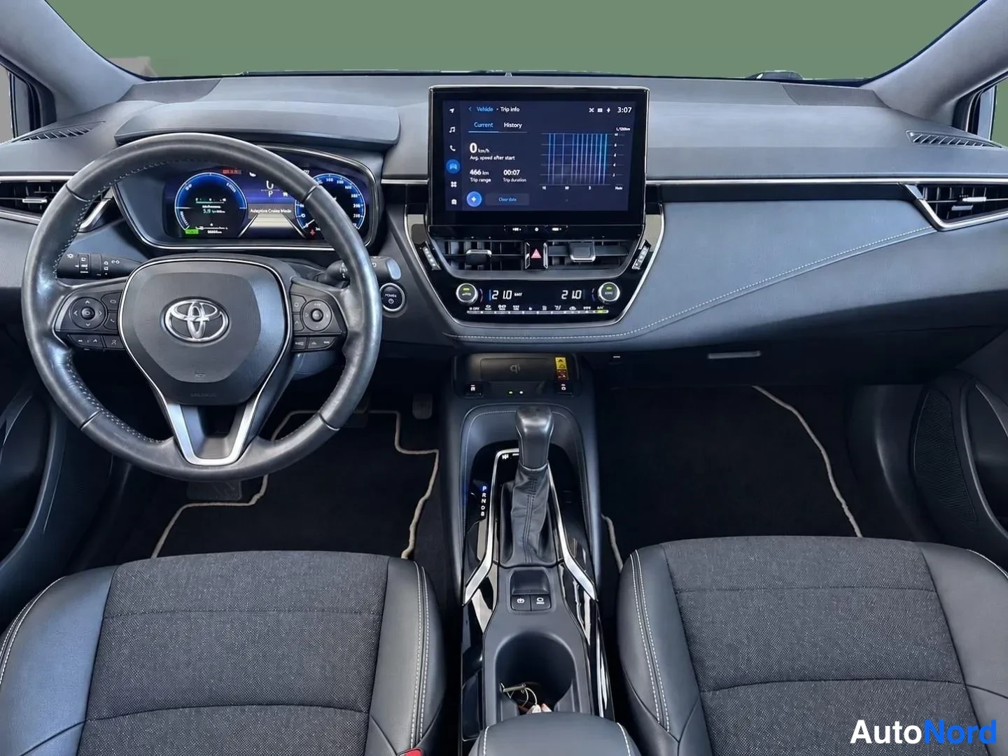 Harmaa Toyota Corolla Touring 2023, ohjaamo, kuva 7