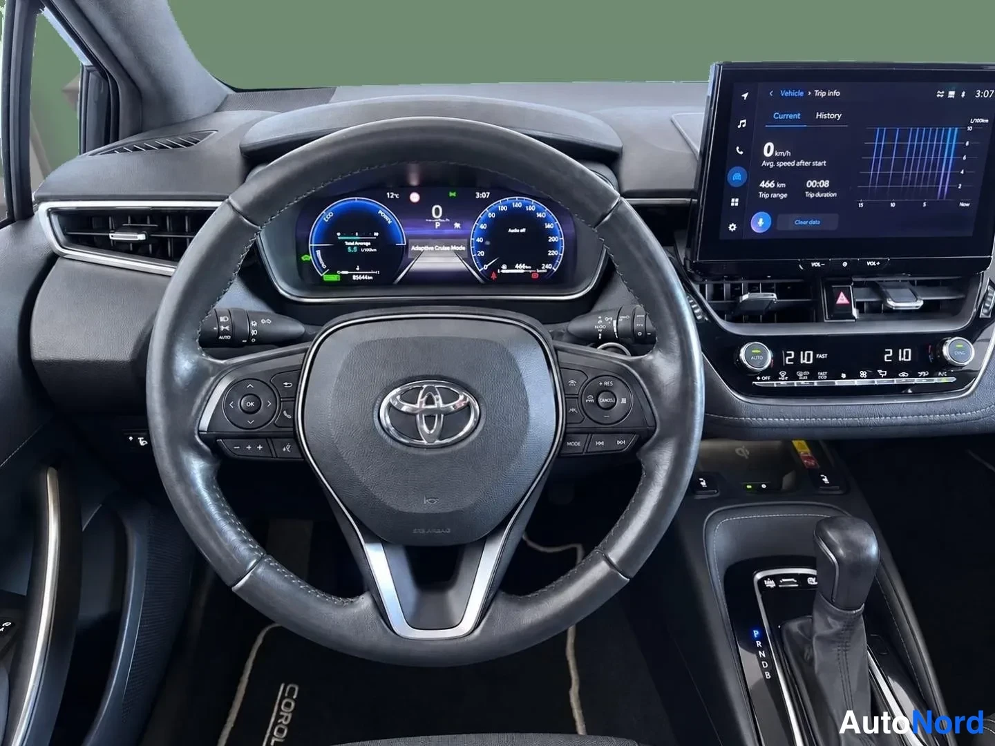 Harmaa Toyota Corolla Touring 2023, ohjaamo, kuva 8