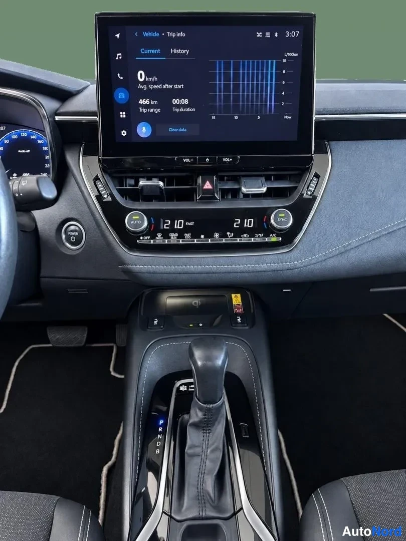 Harmaa Toyota Corolla Touring 2023, ohjaamo, kuva 9