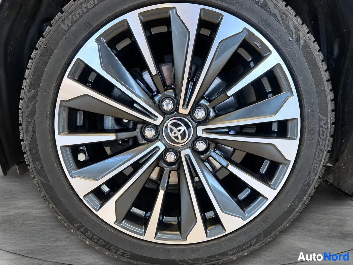 Harmaa Toyota Corolla Touring 2023, yksityiskohta, kuva 18