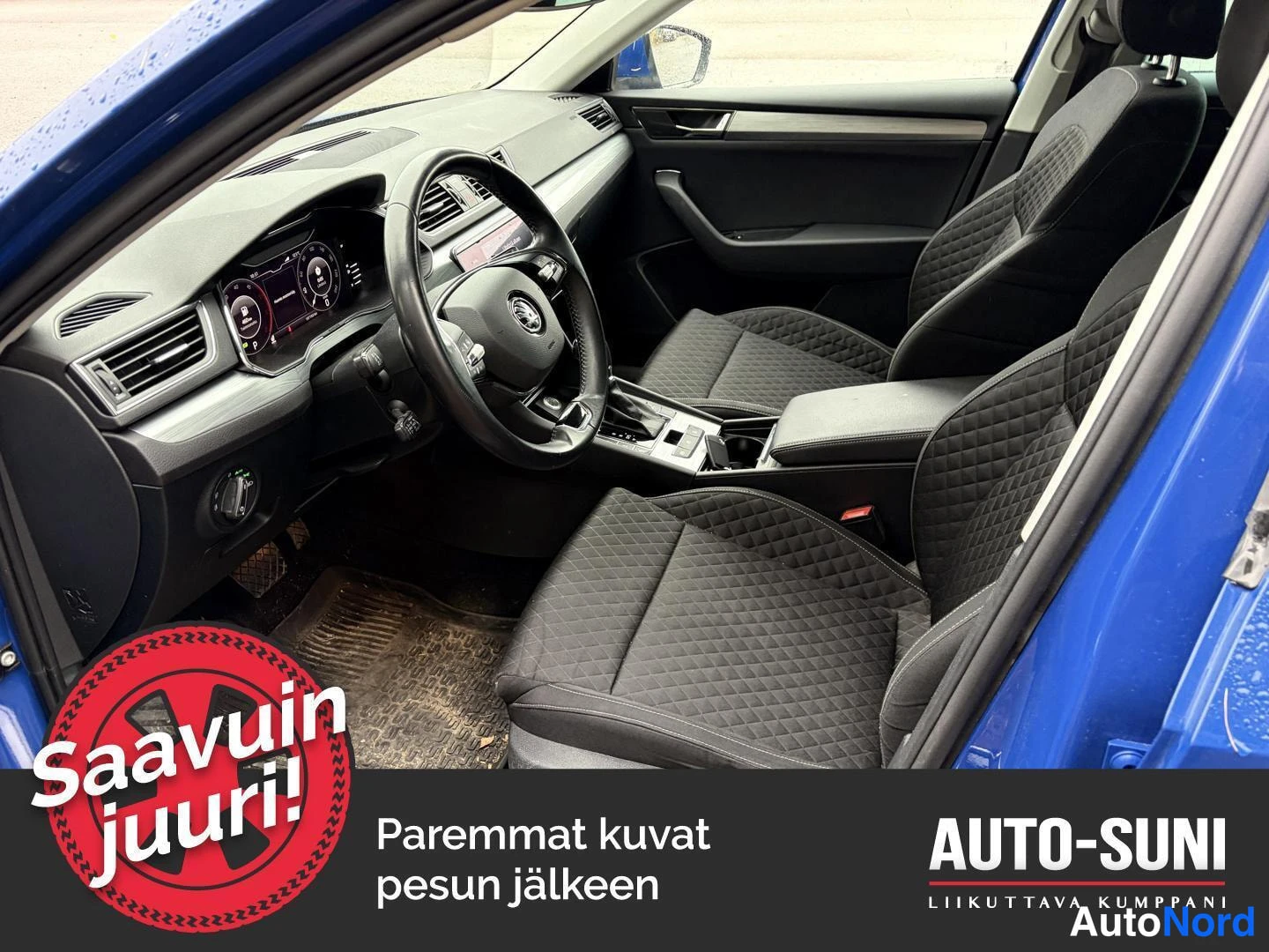 Sininen Skoda Superb 2020, ohjaamo, kuva 3