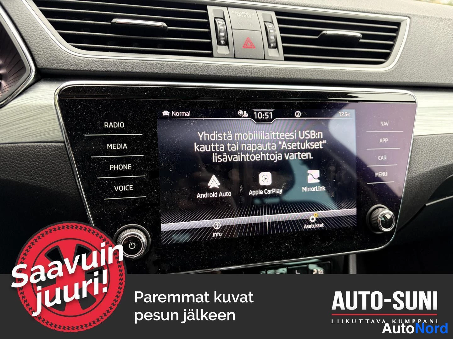 Sininen Skoda Superb 2020, yksityiskohta, kuva 6