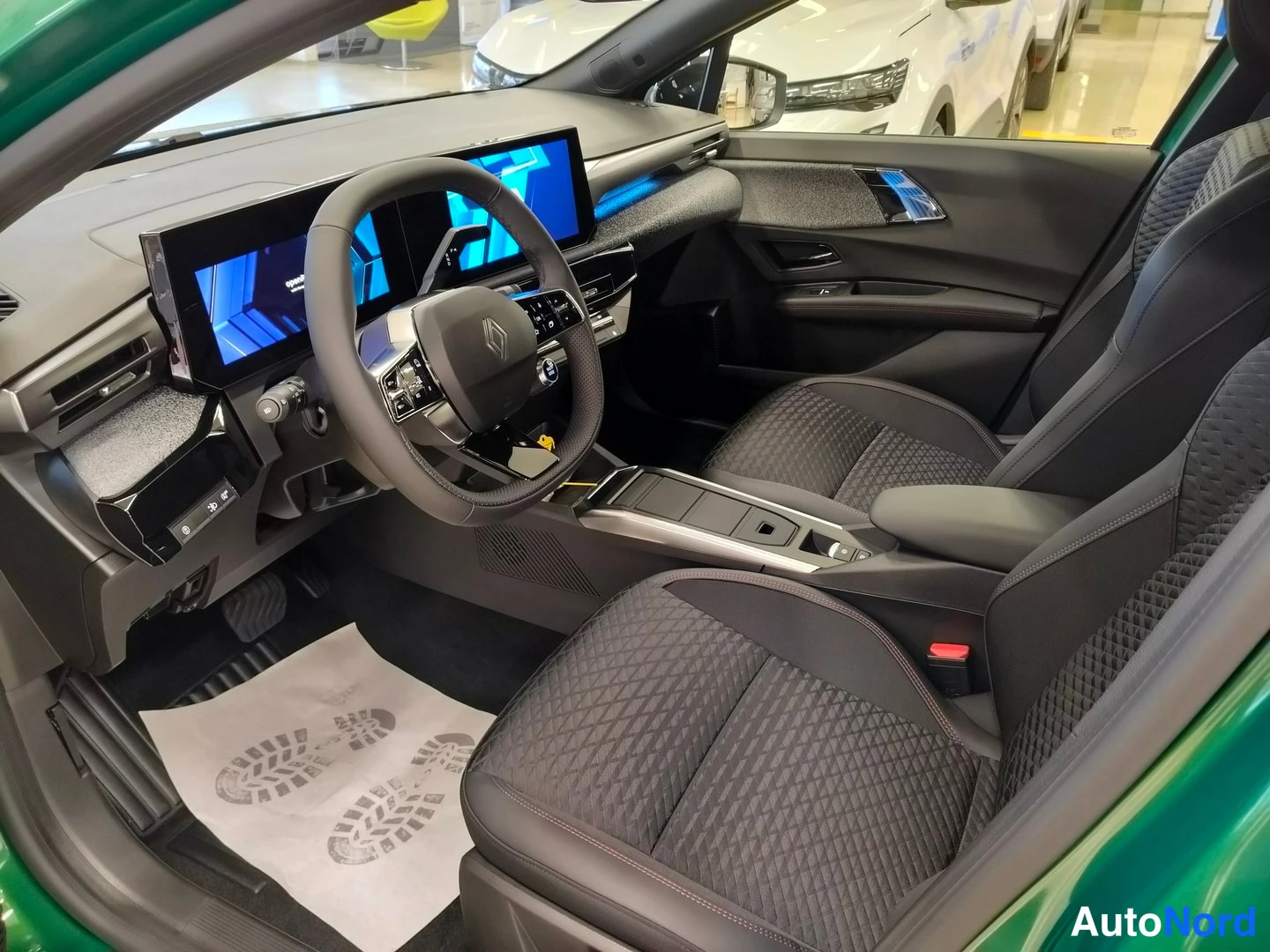 Vihreä Renault Clio 2026, ohjaamo, kuva 6