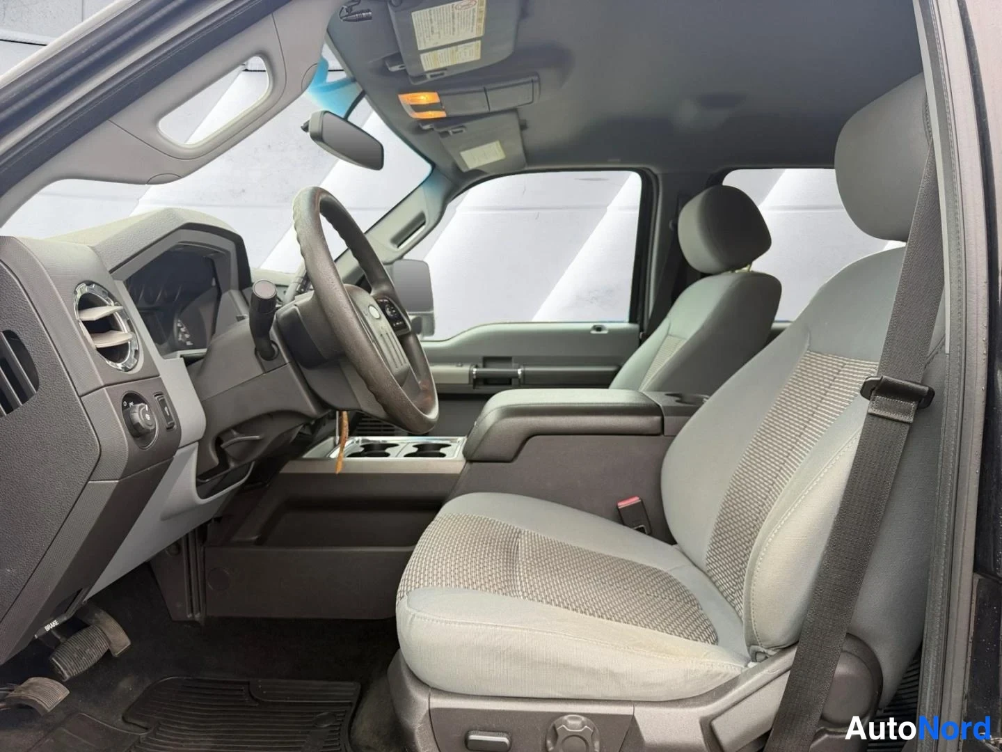 Black Ford F-250 2012, cockpit, photo 9