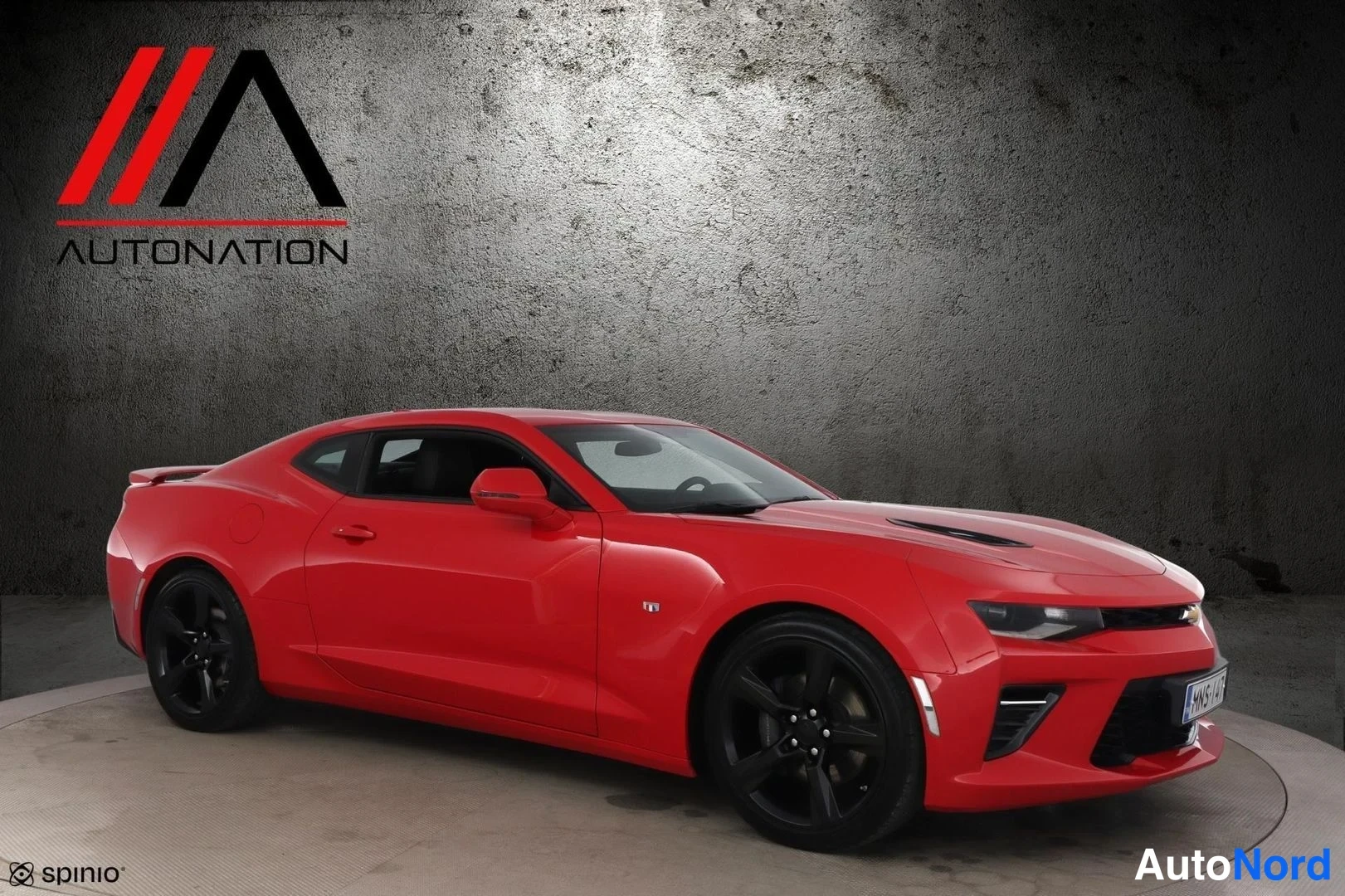 Punainen Chevrolet Camaro 2018, etuviisto, keula oikealle, kuva 3