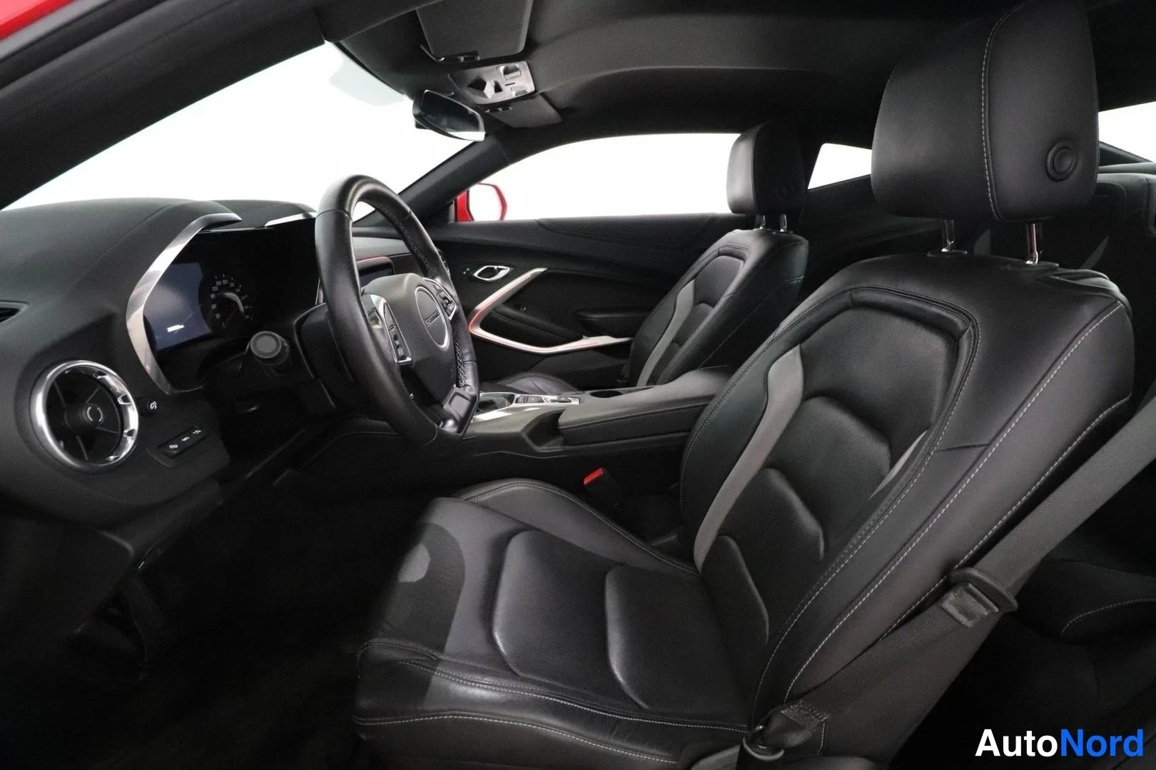 Punainen Chevrolet Camaro 2018, etuistuimet, kuva 9
