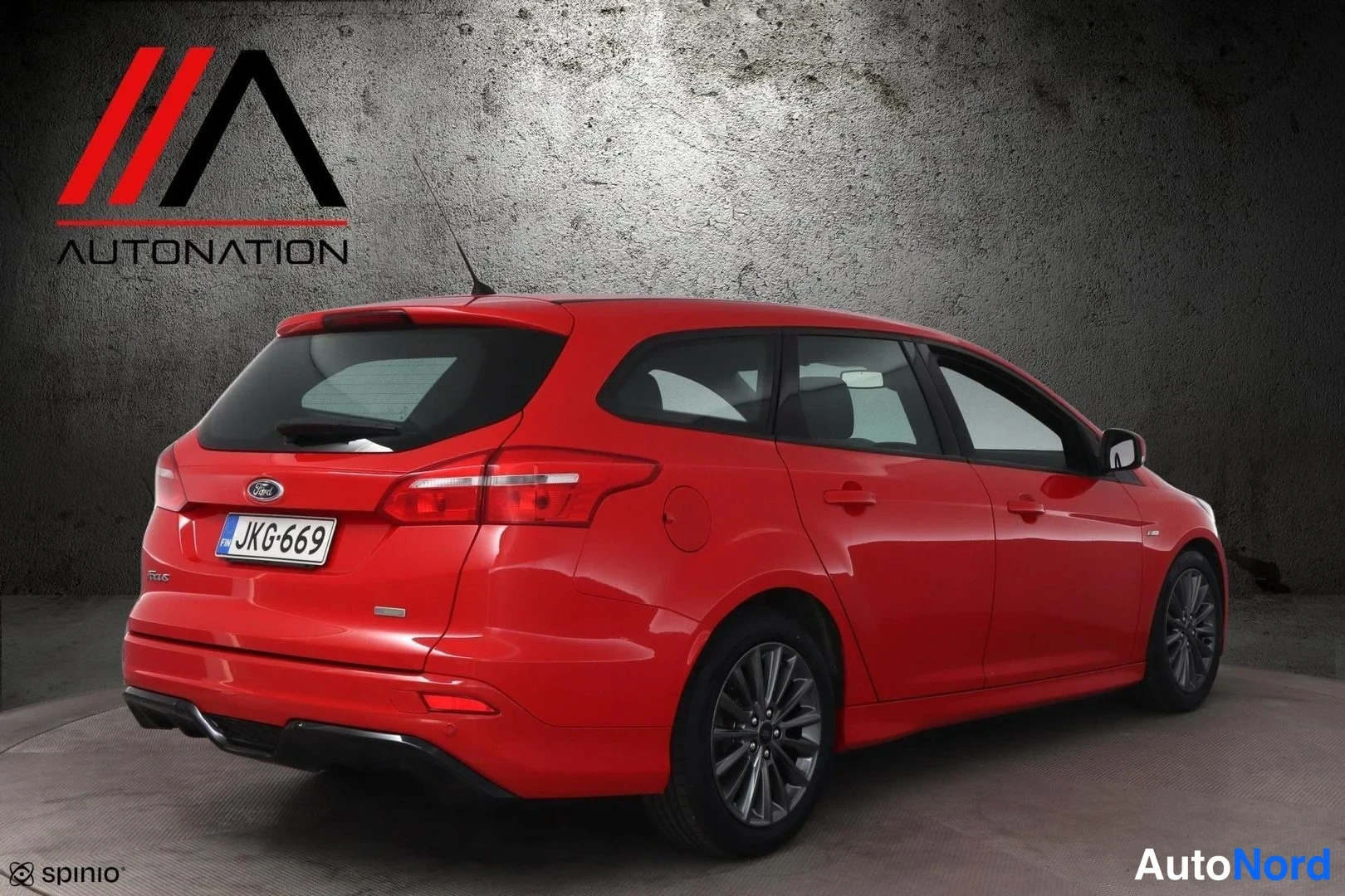 Punainen Ford Focus 2017, takaviisto, kuva 4