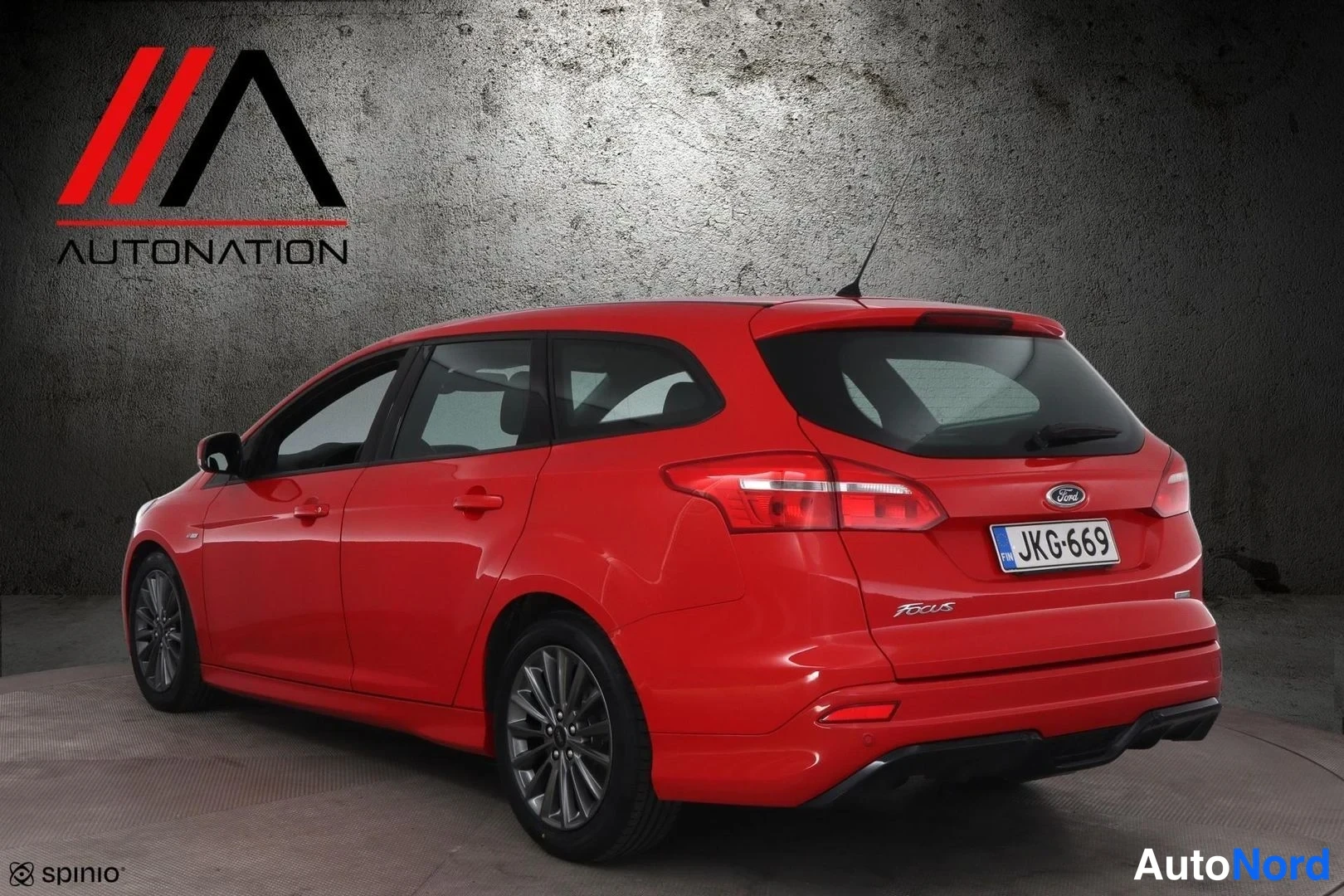 Punainen Ford Focus 2017, takaviisto, kuva 5