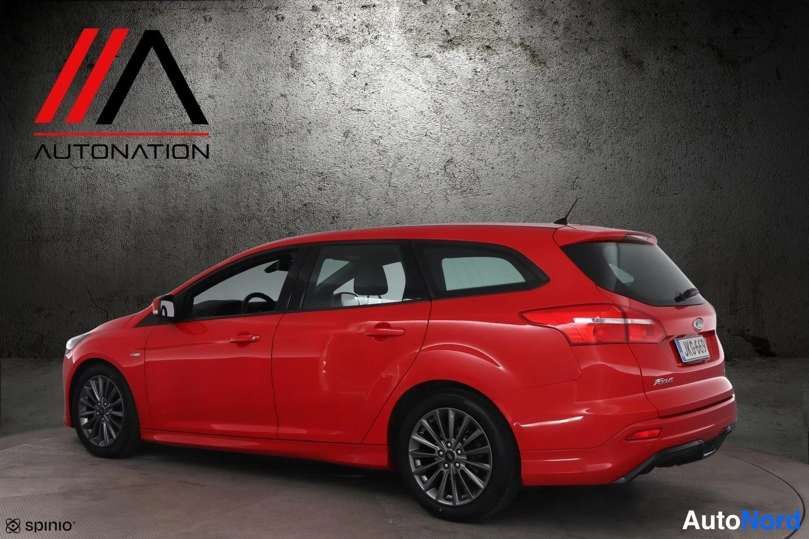 Punainen Ford Focus 2017, takaviisto, kuva 6